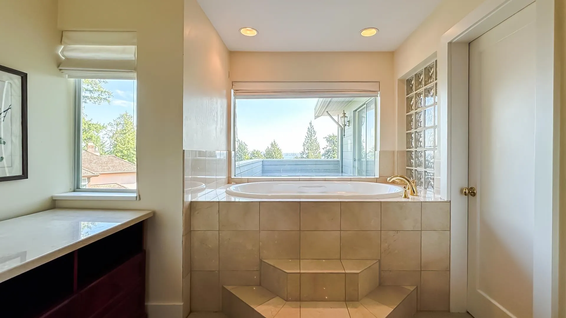 4825 Headland Close
