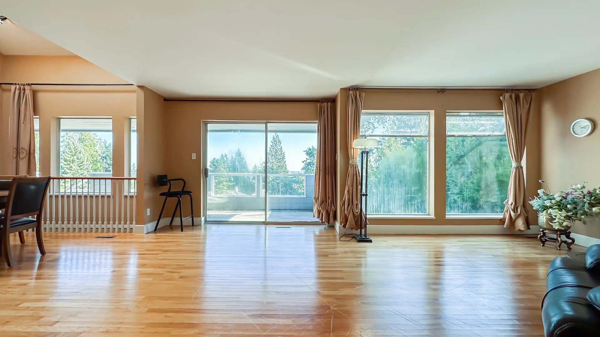 4825 Headland Close
