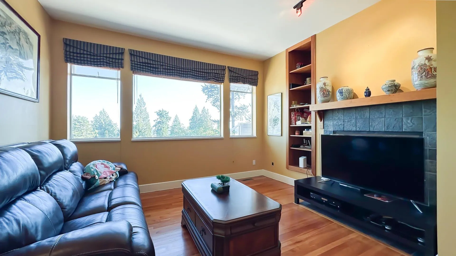 4825 Headland Close