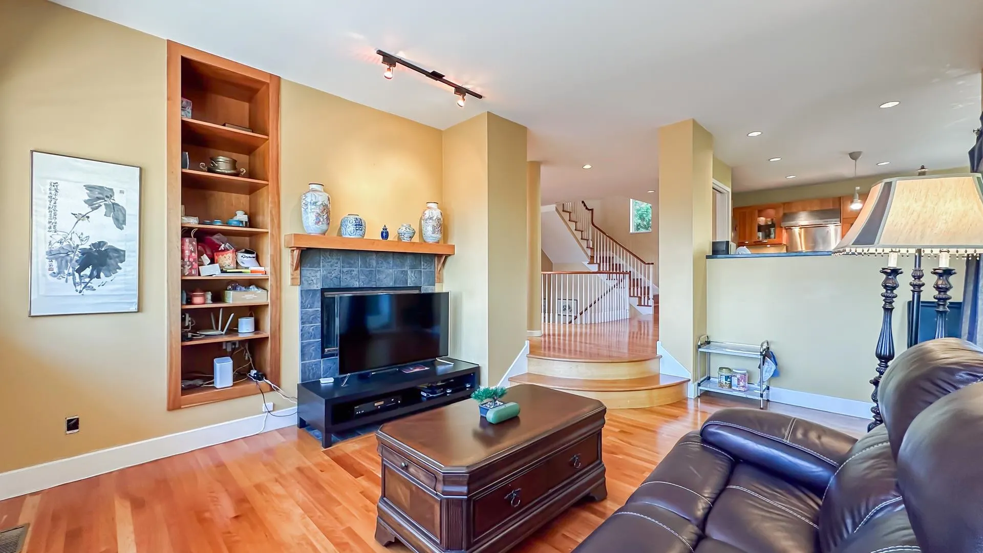 4825 Headland Close