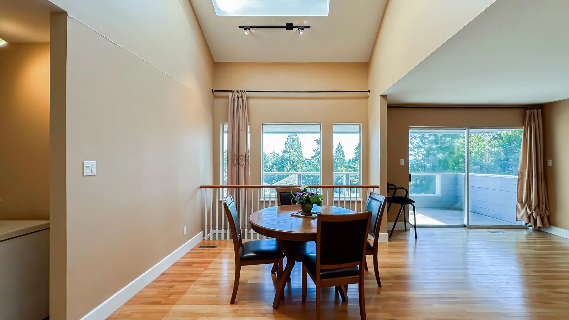 4825 Headland Close