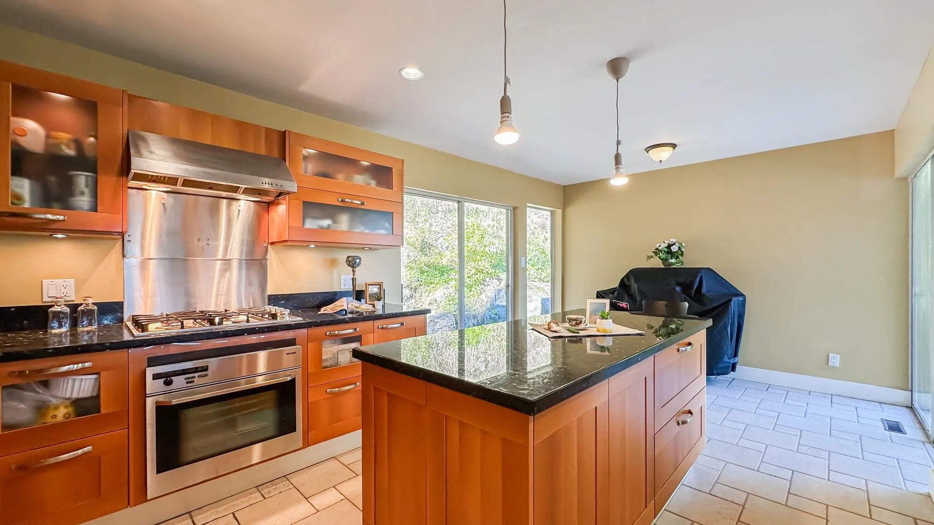 4825 Headland Close