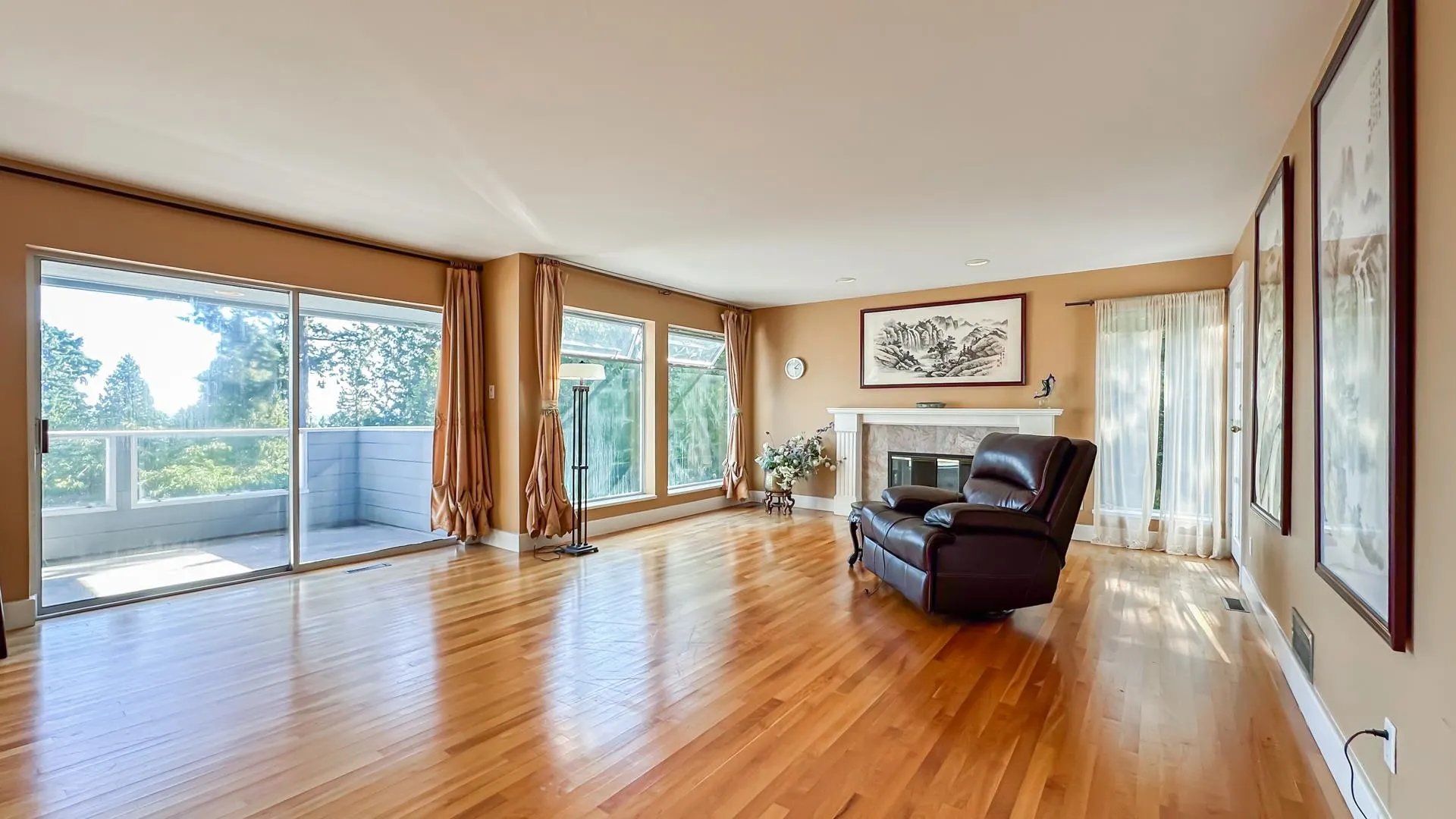 4825 Headland Close