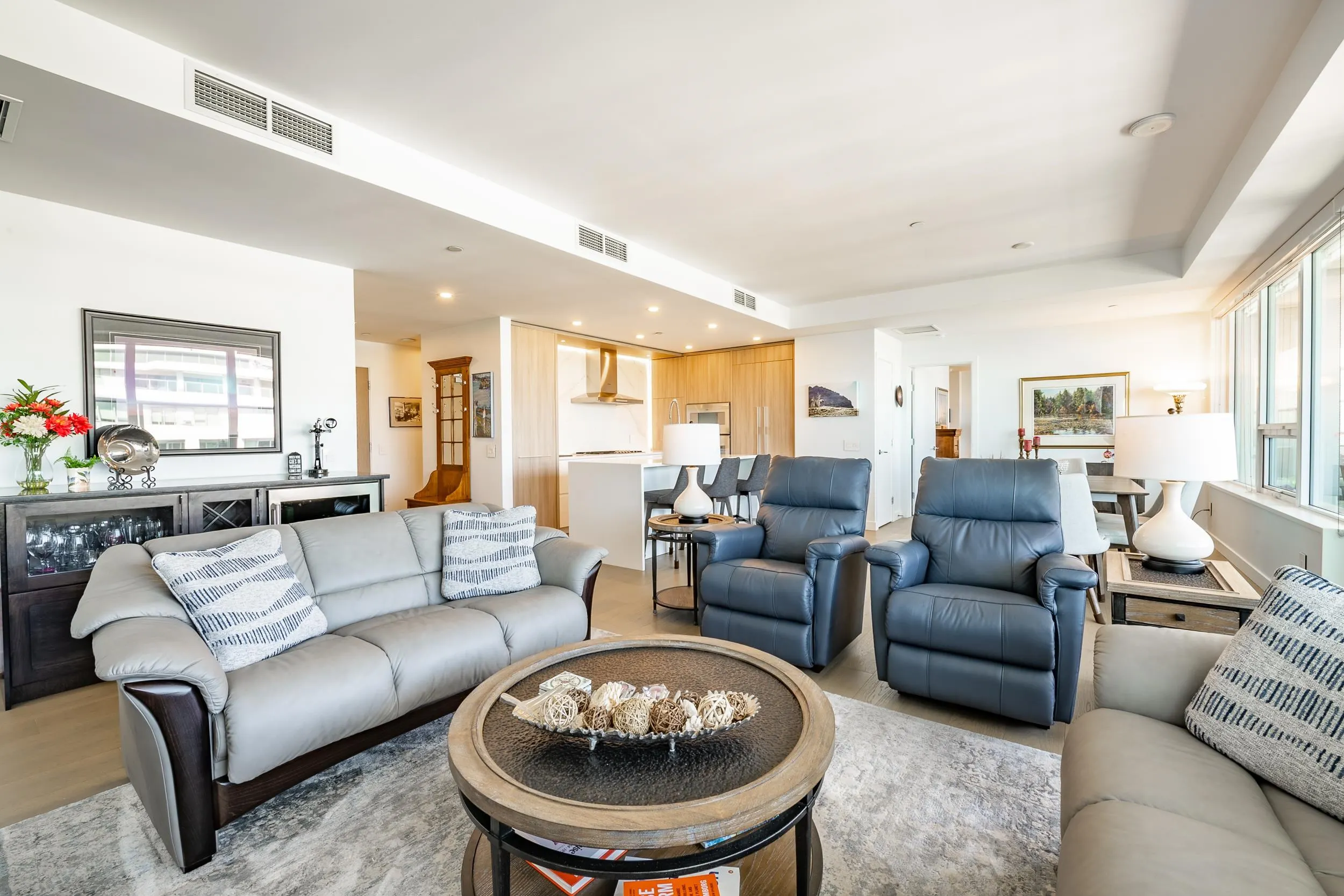 1503 15165 Thrift Avenue