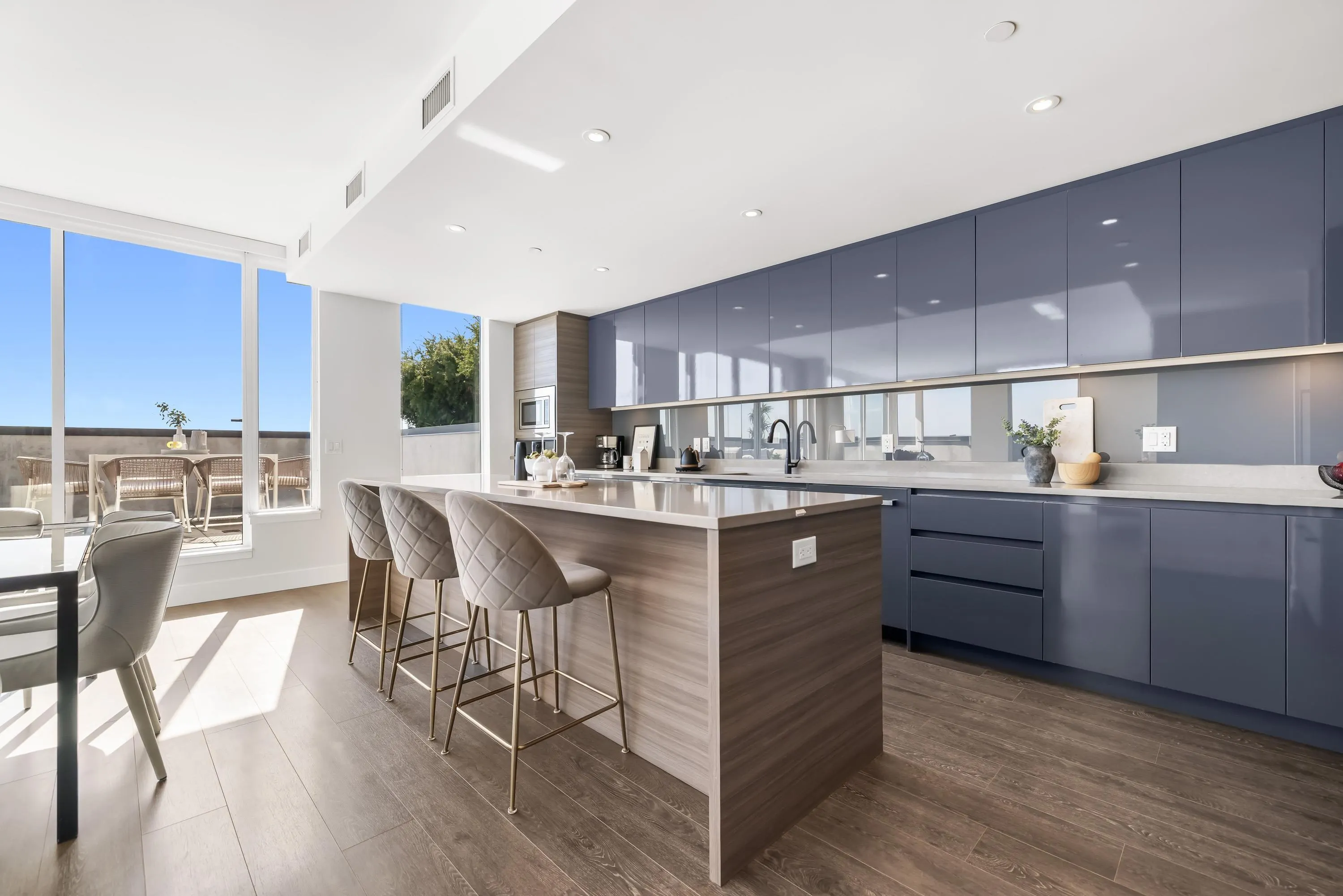 PH 655 8575 Rivergrass Drive