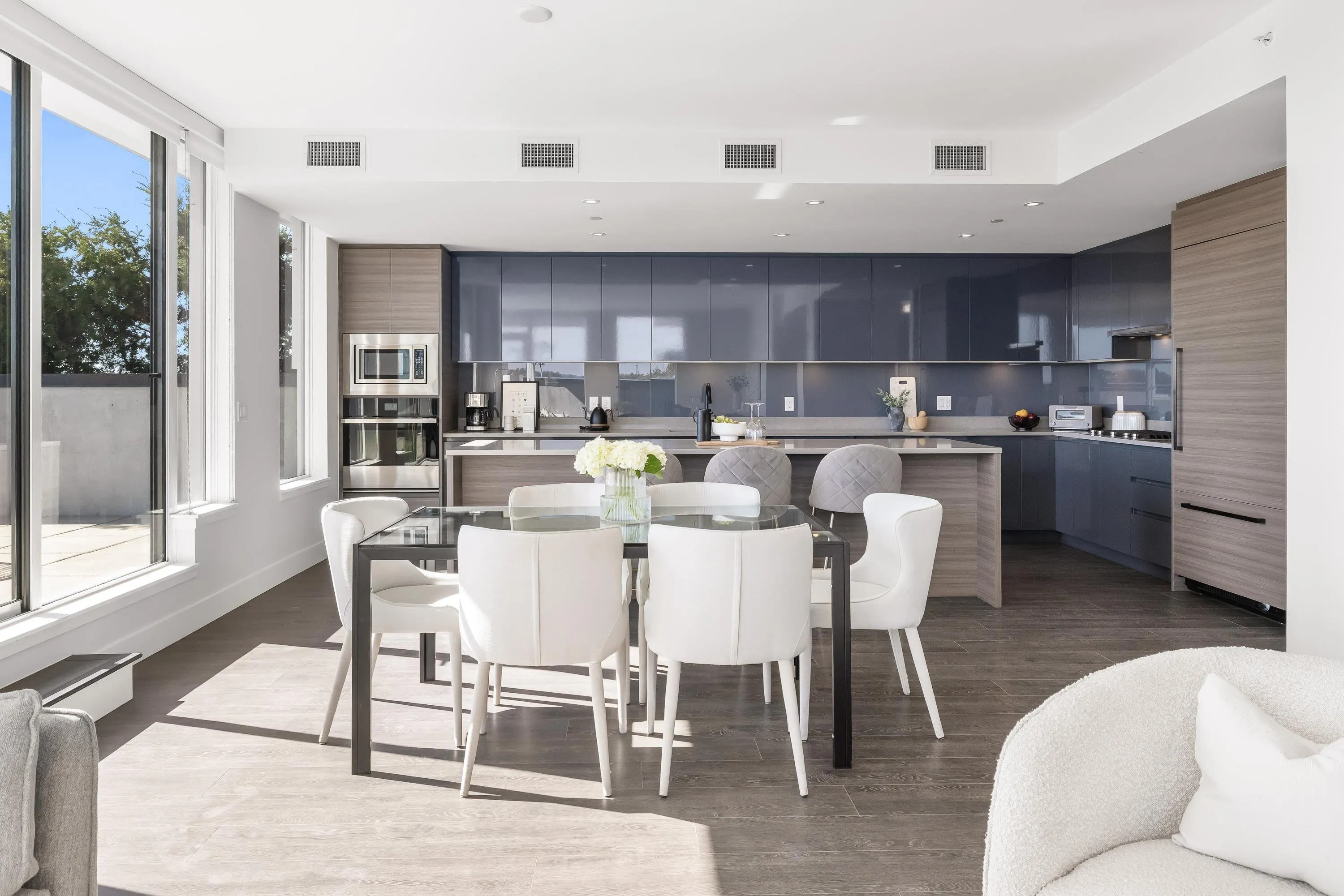 PH 655 8575 Rivergrass Drive