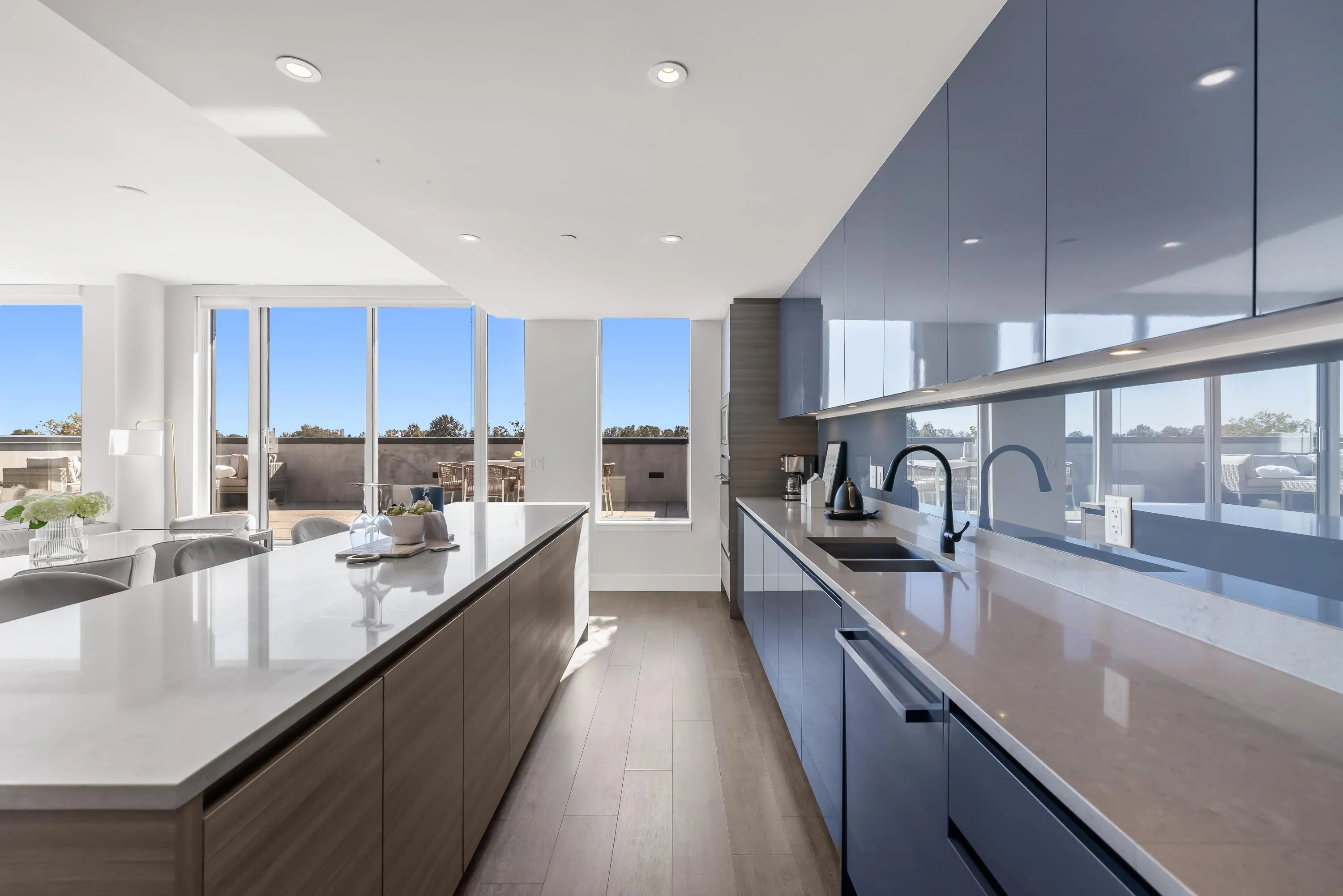 PH 655 8575 Rivergrass Drive