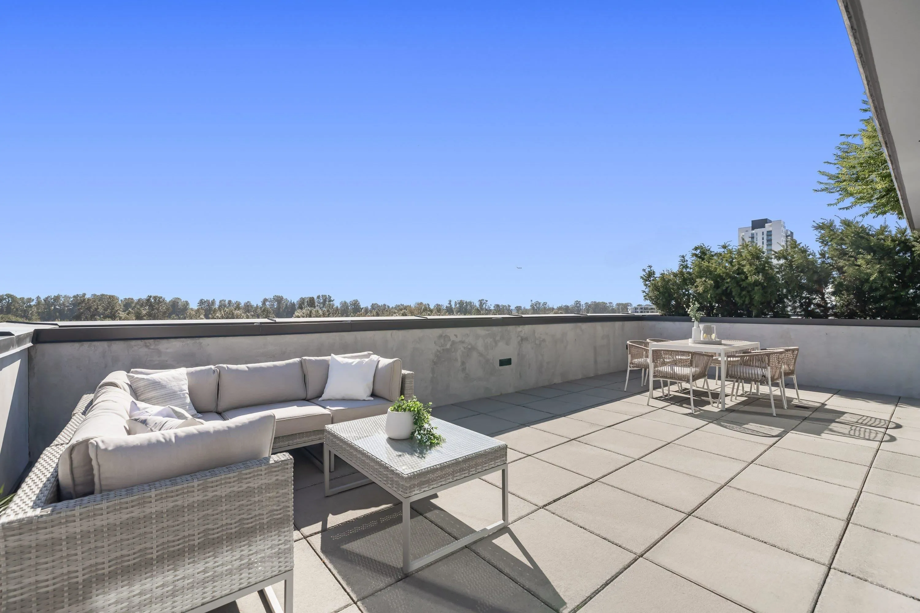 PH 655 8575 Rivergrass Drive