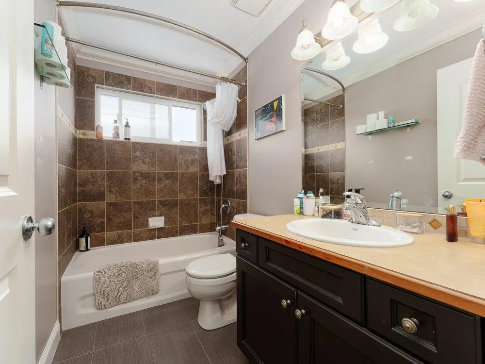 331 W 14th Street