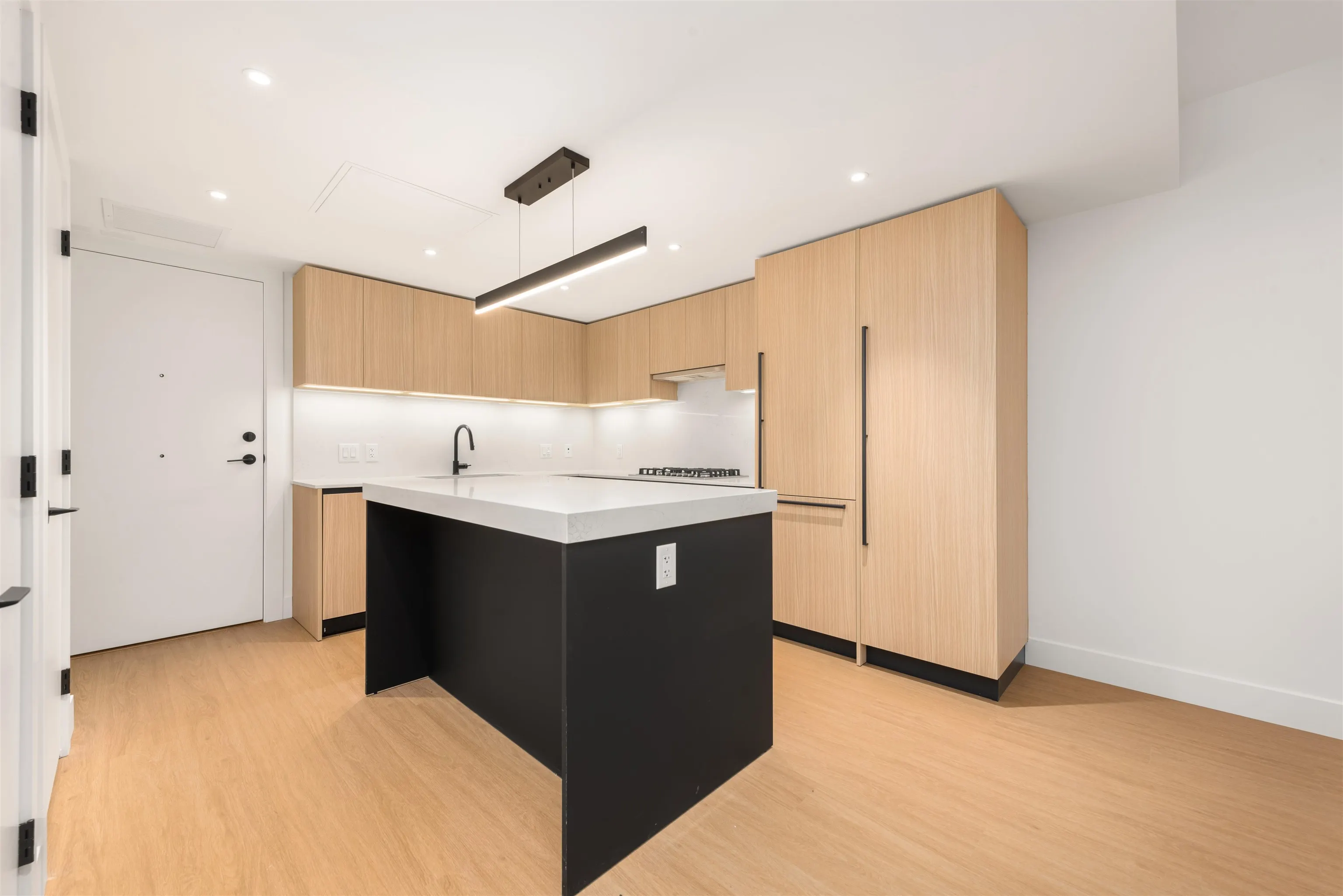 110 2235 E Broadway
