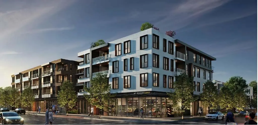 517 471 E Broadway