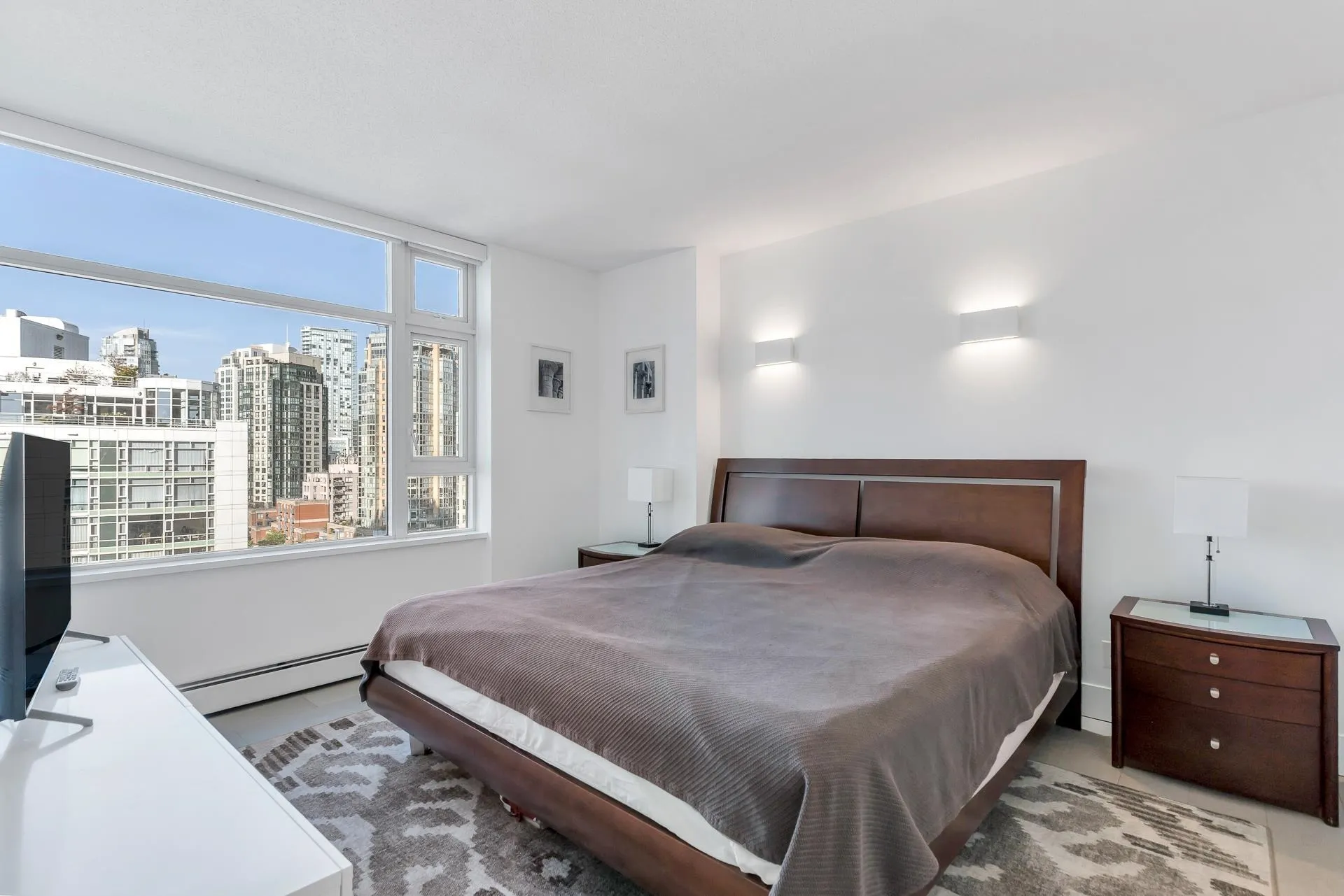 1608 198 Aquarius Mews