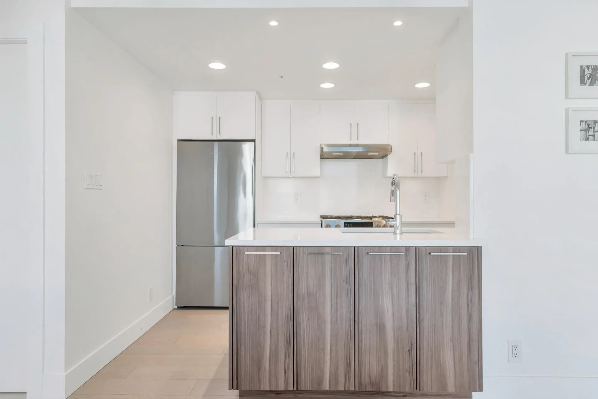 1608 198 Aquarius Mews