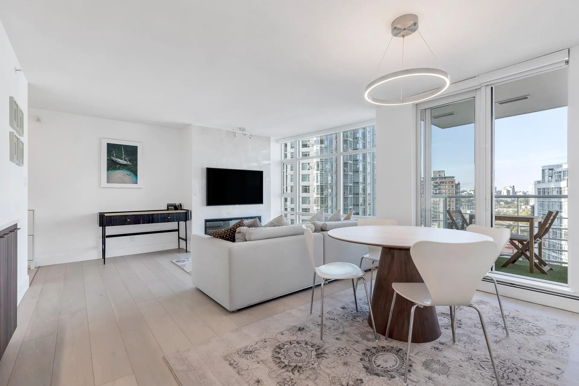 1608 198 Aquarius Mews