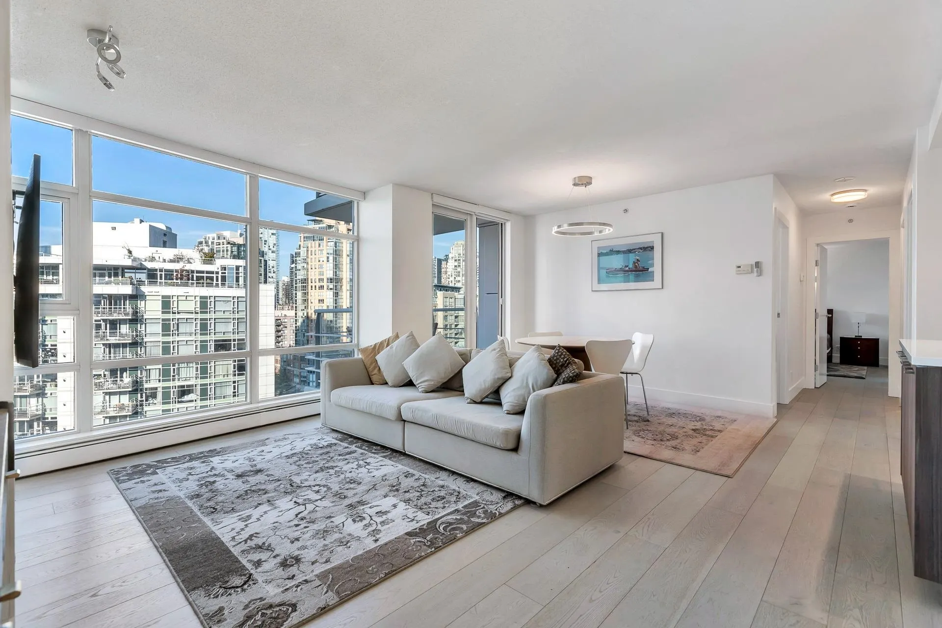 1608 198 Aquarius Mews