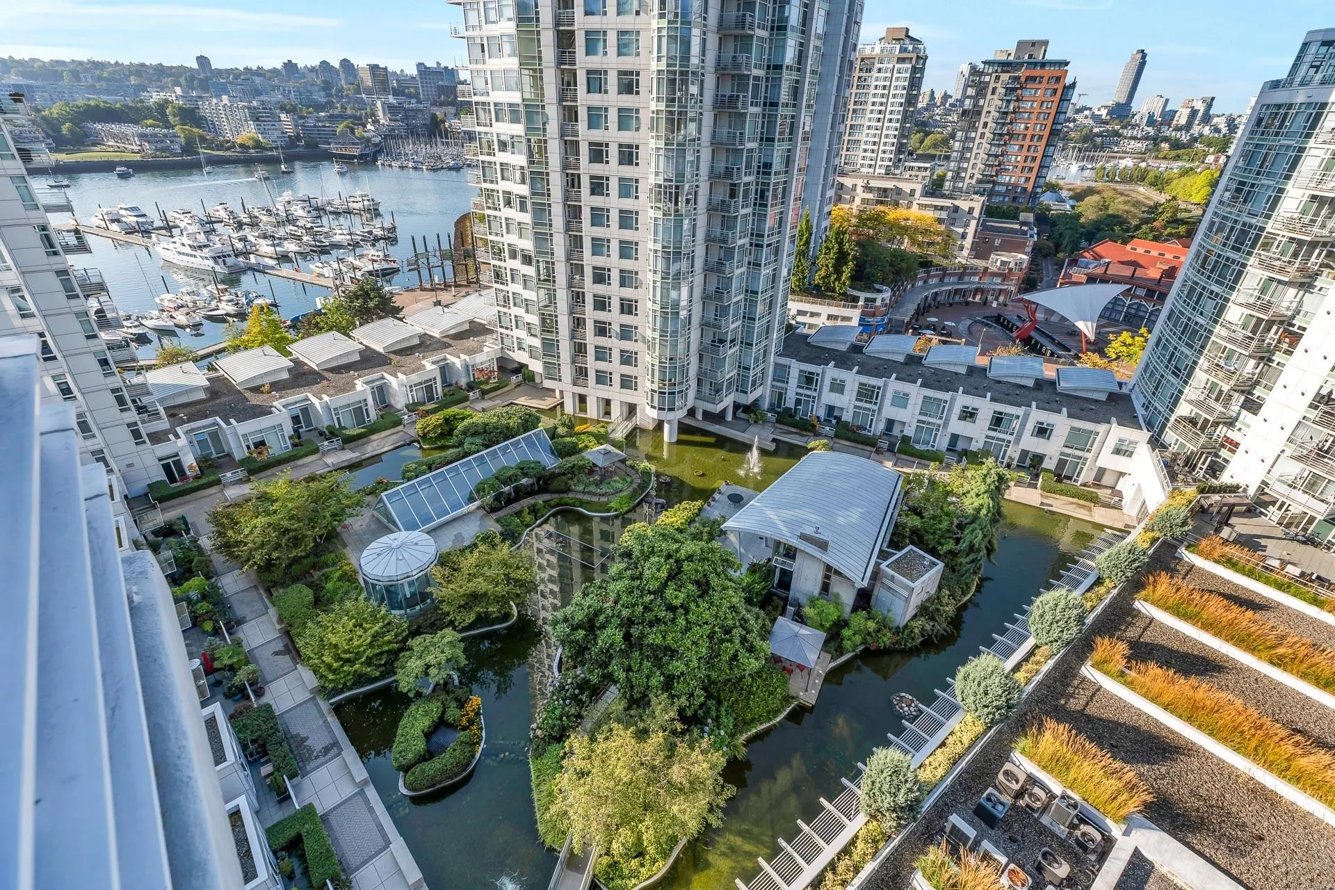 1608 198 Aquarius Mews