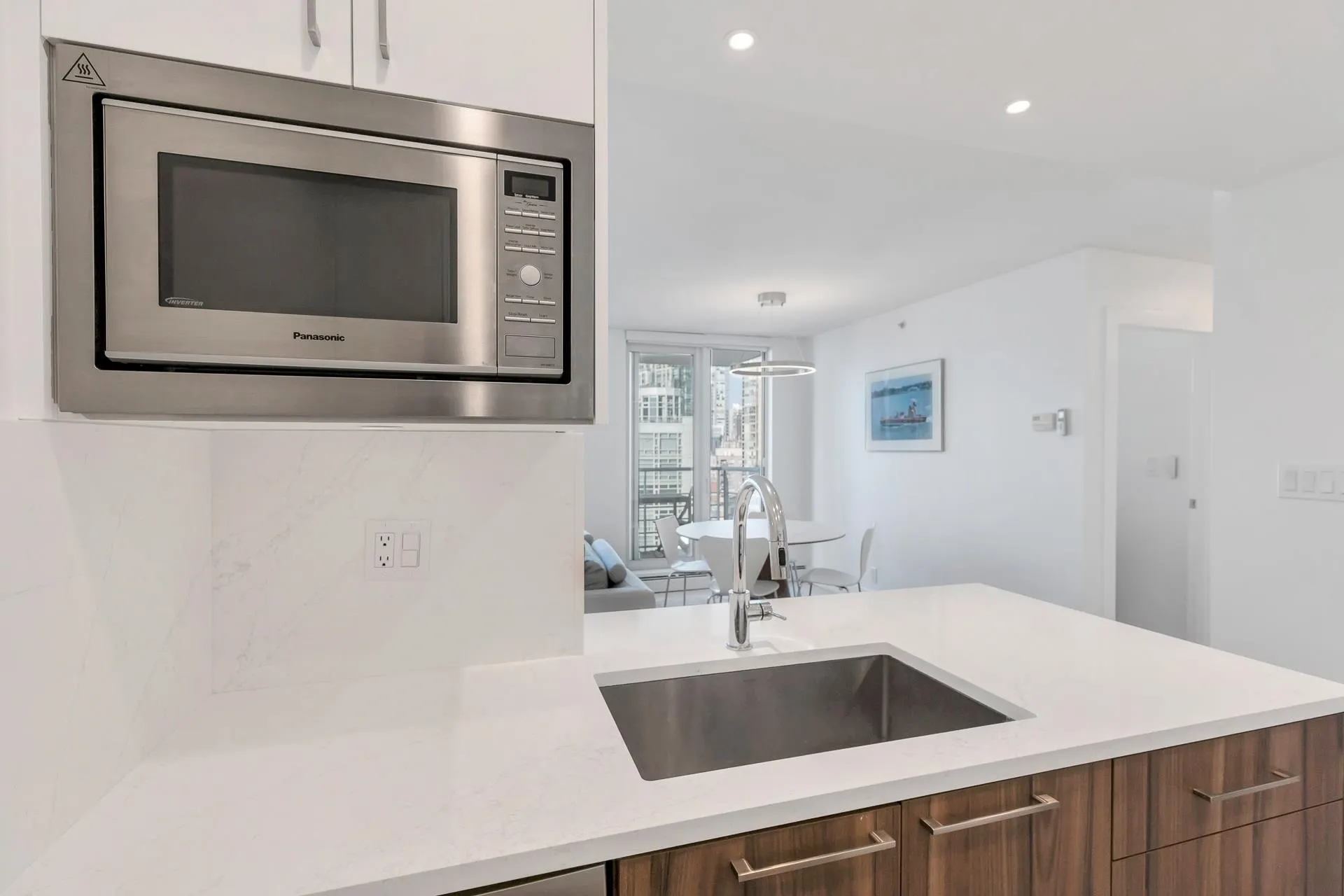 1608 198 Aquarius Mews