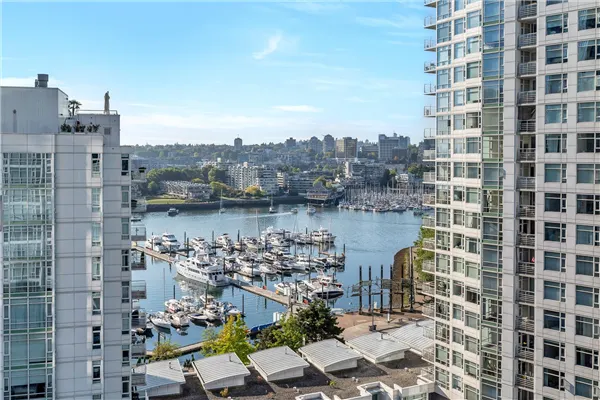 1608 198 Aquarius Mews