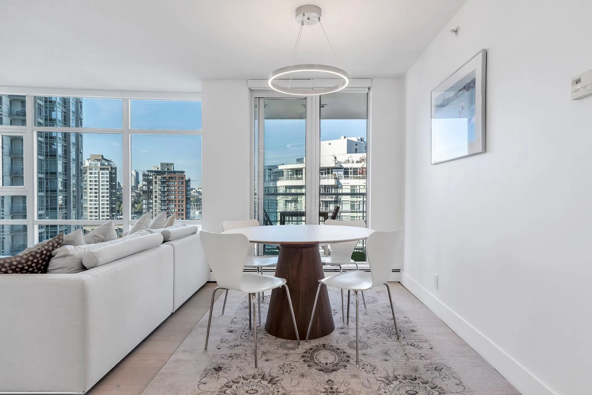 1608 198 Aquarius Mews