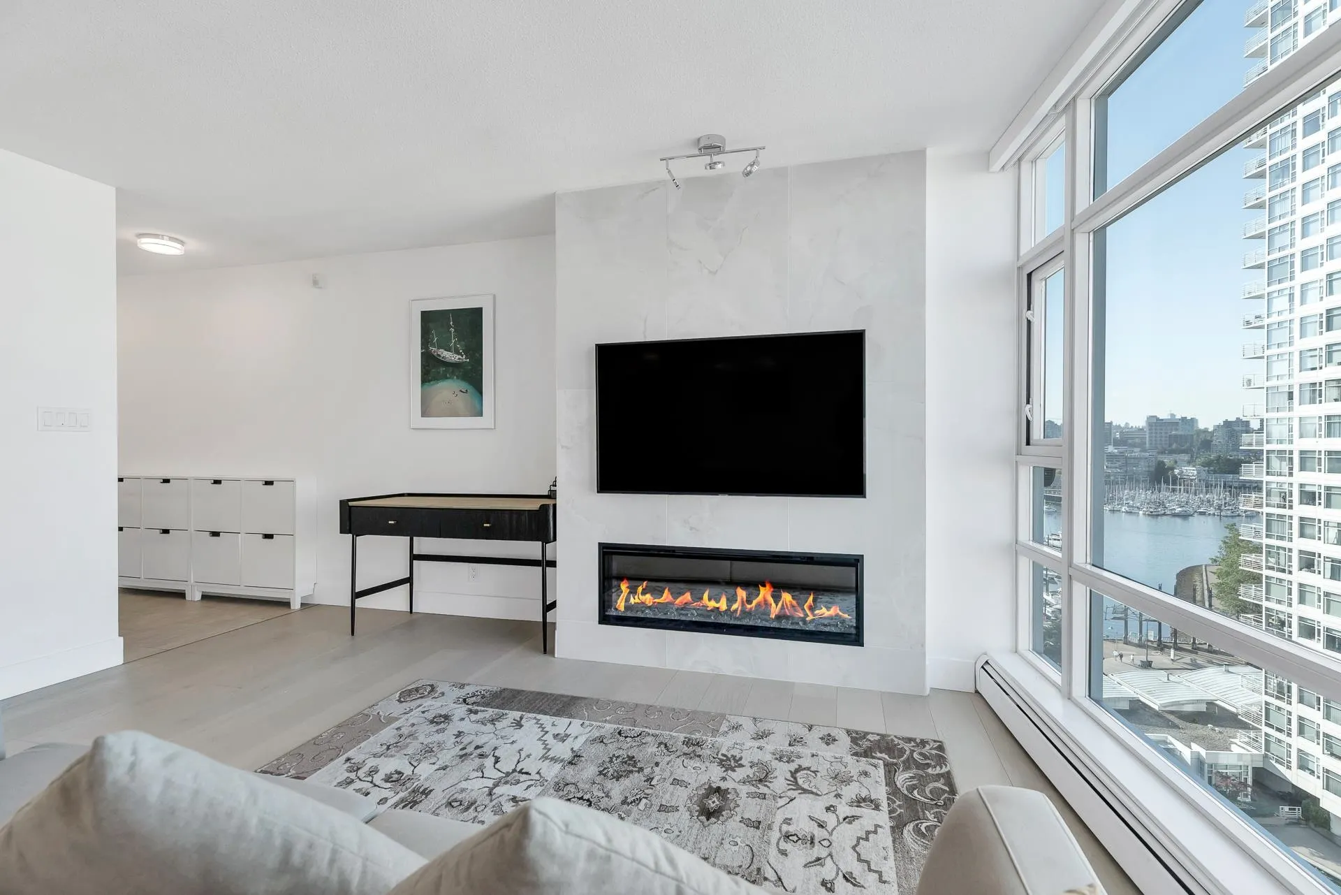 1608 198 Aquarius Mews