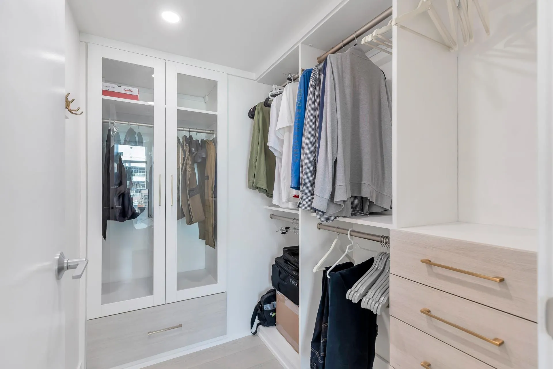 1608 198 Aquarius Mews