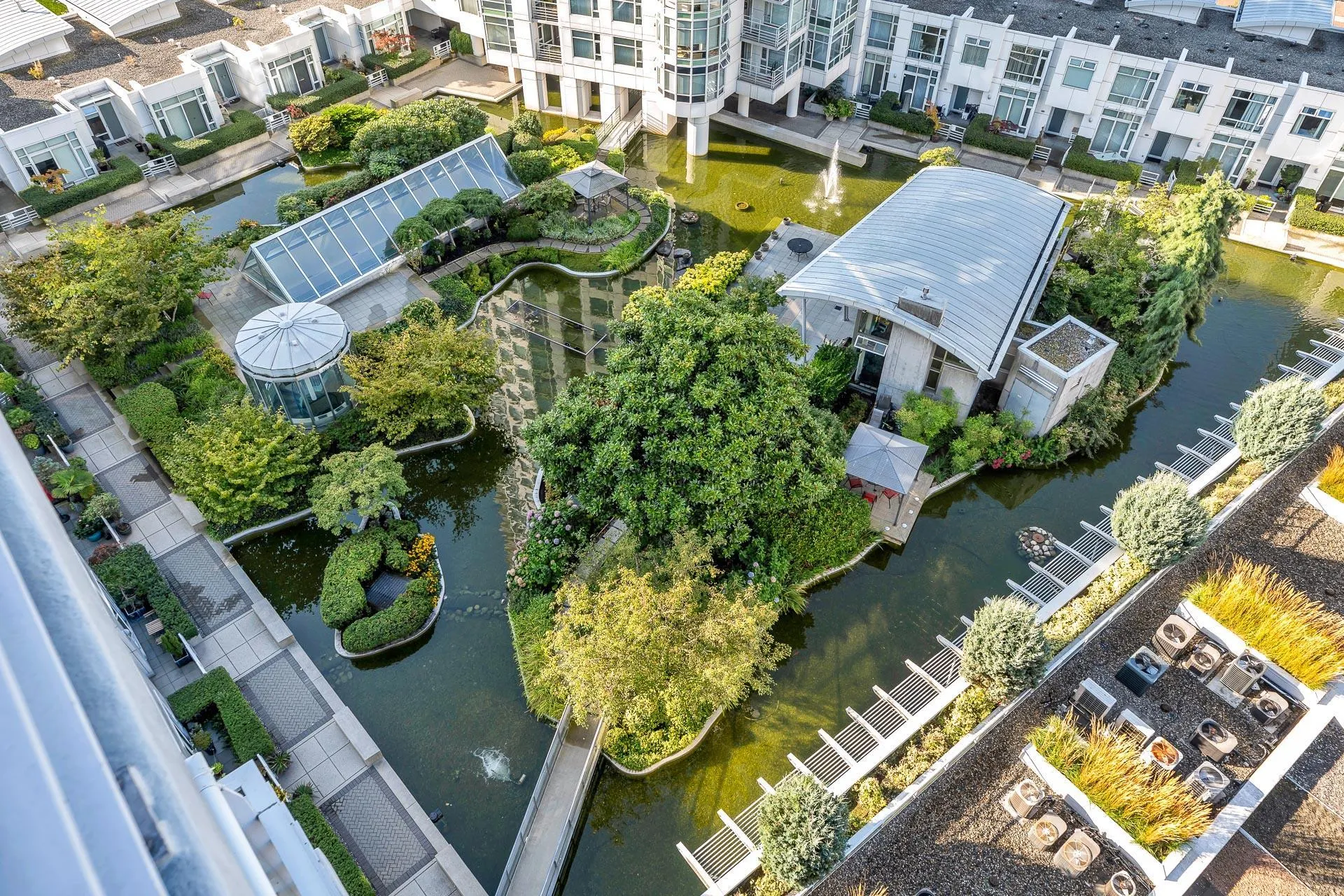 1608 198 Aquarius Mews