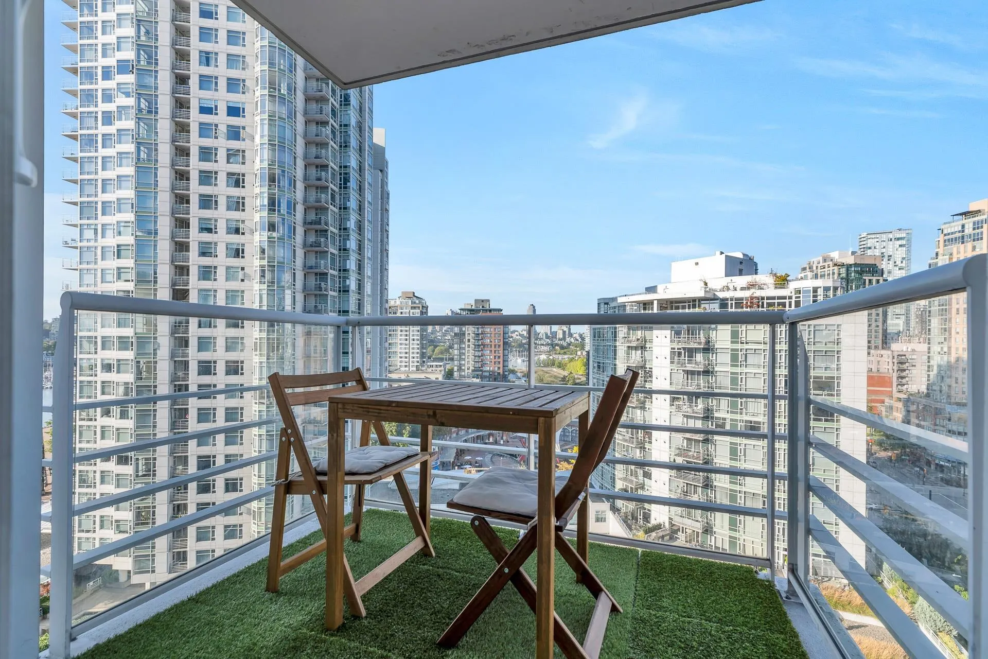 1608 198 Aquarius Mews