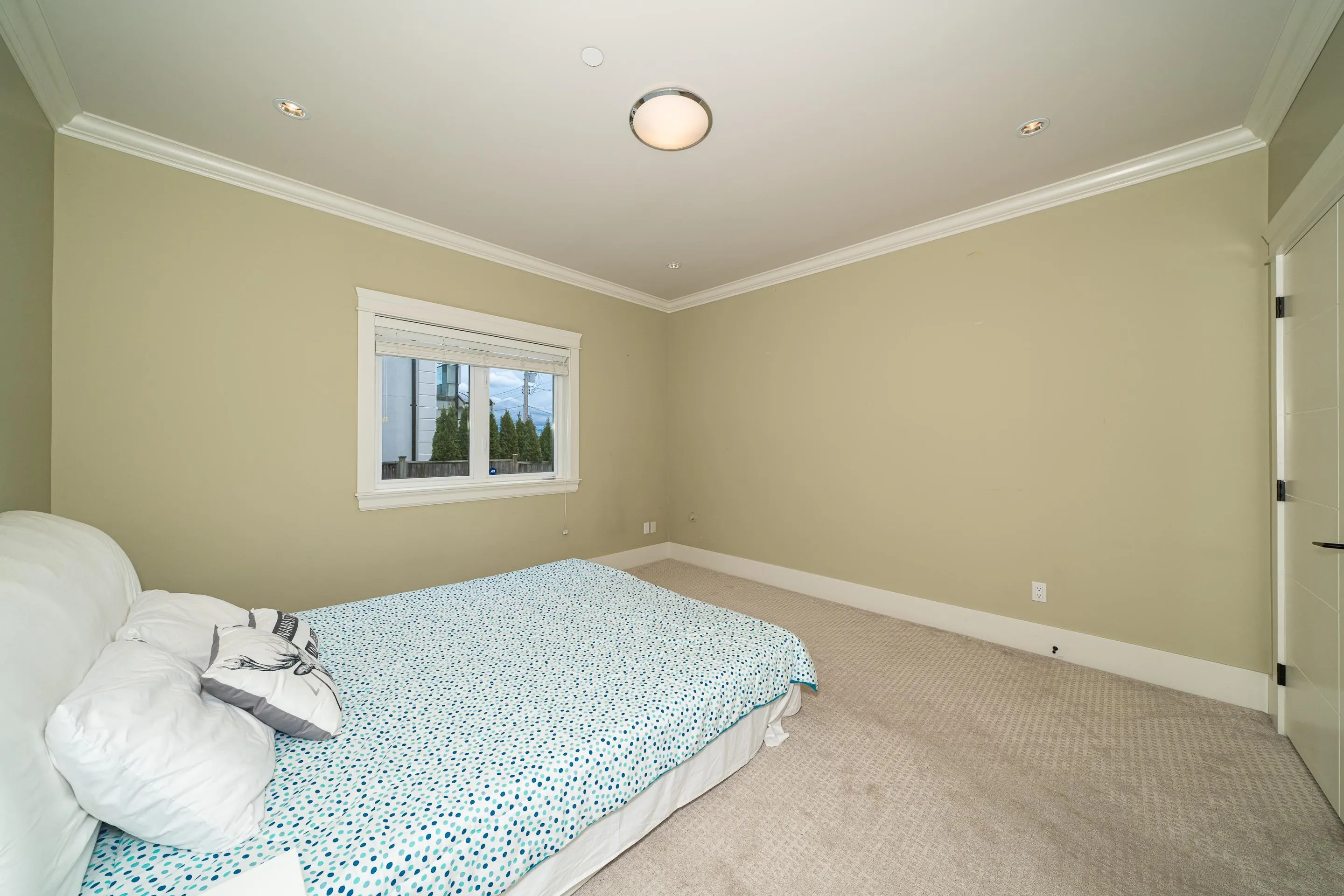 15807 Buena Vista Avenue