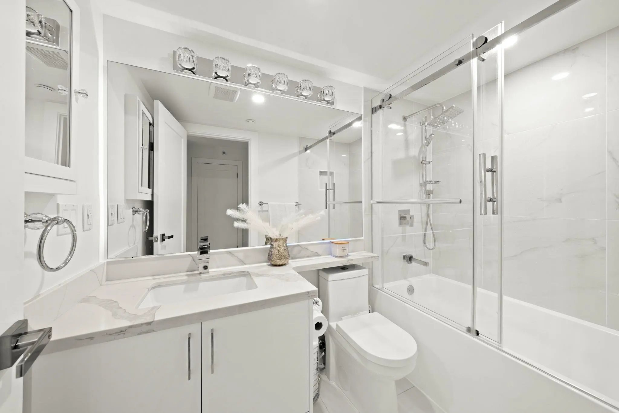 905 1185 Quayside Drive