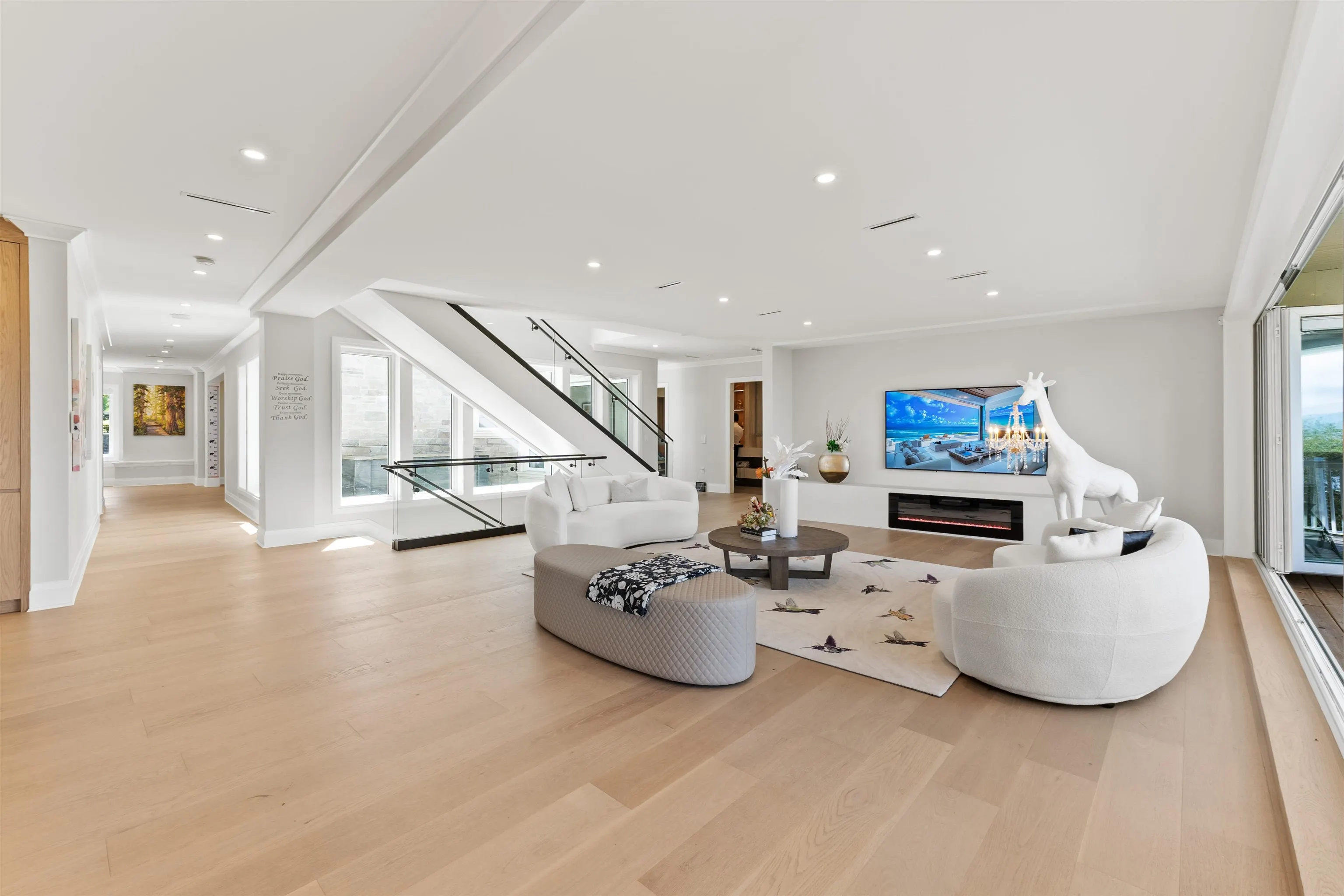5747 Newton Wynd