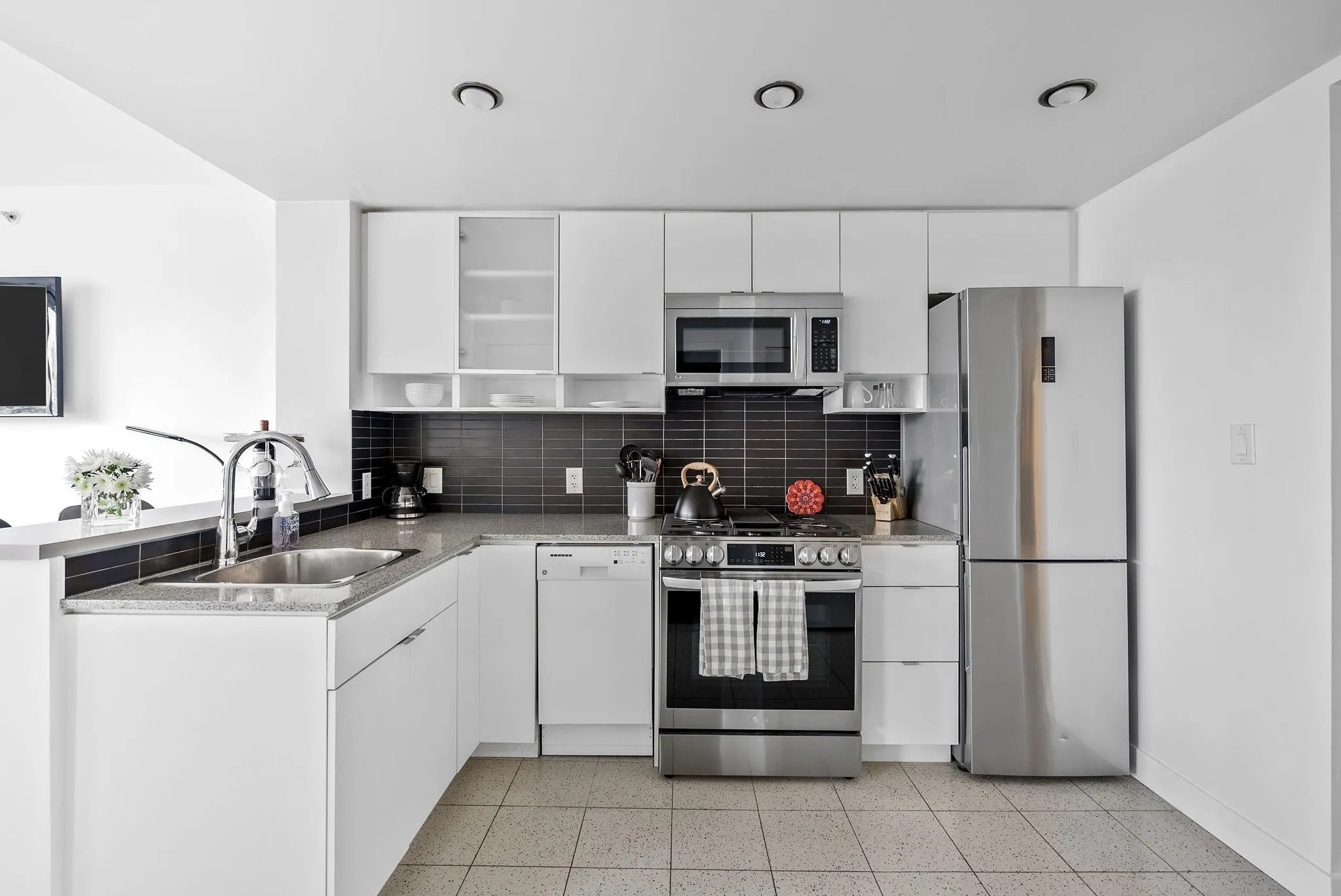 3106 928 Beatty Street