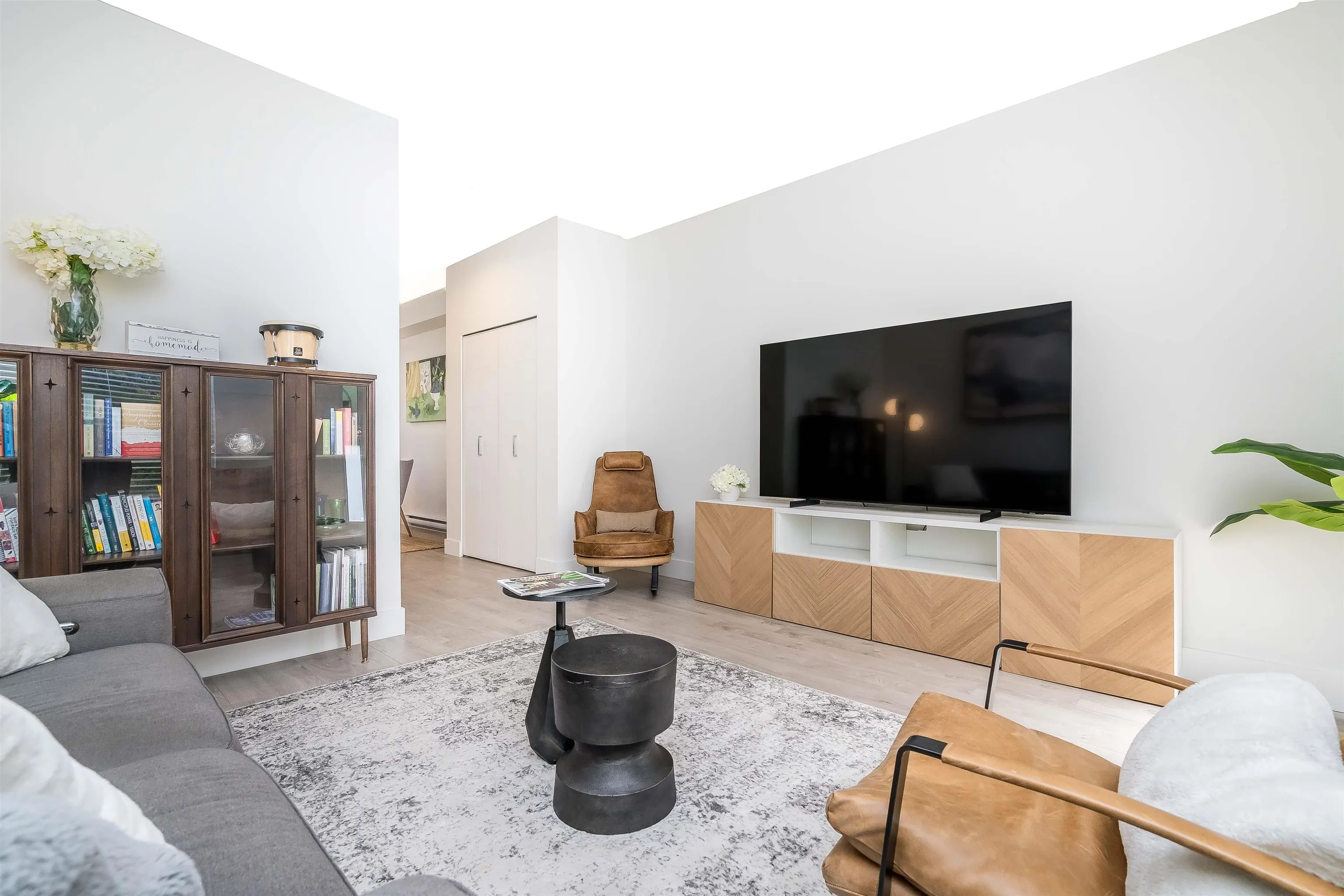 8 15918 Mountain View Drive