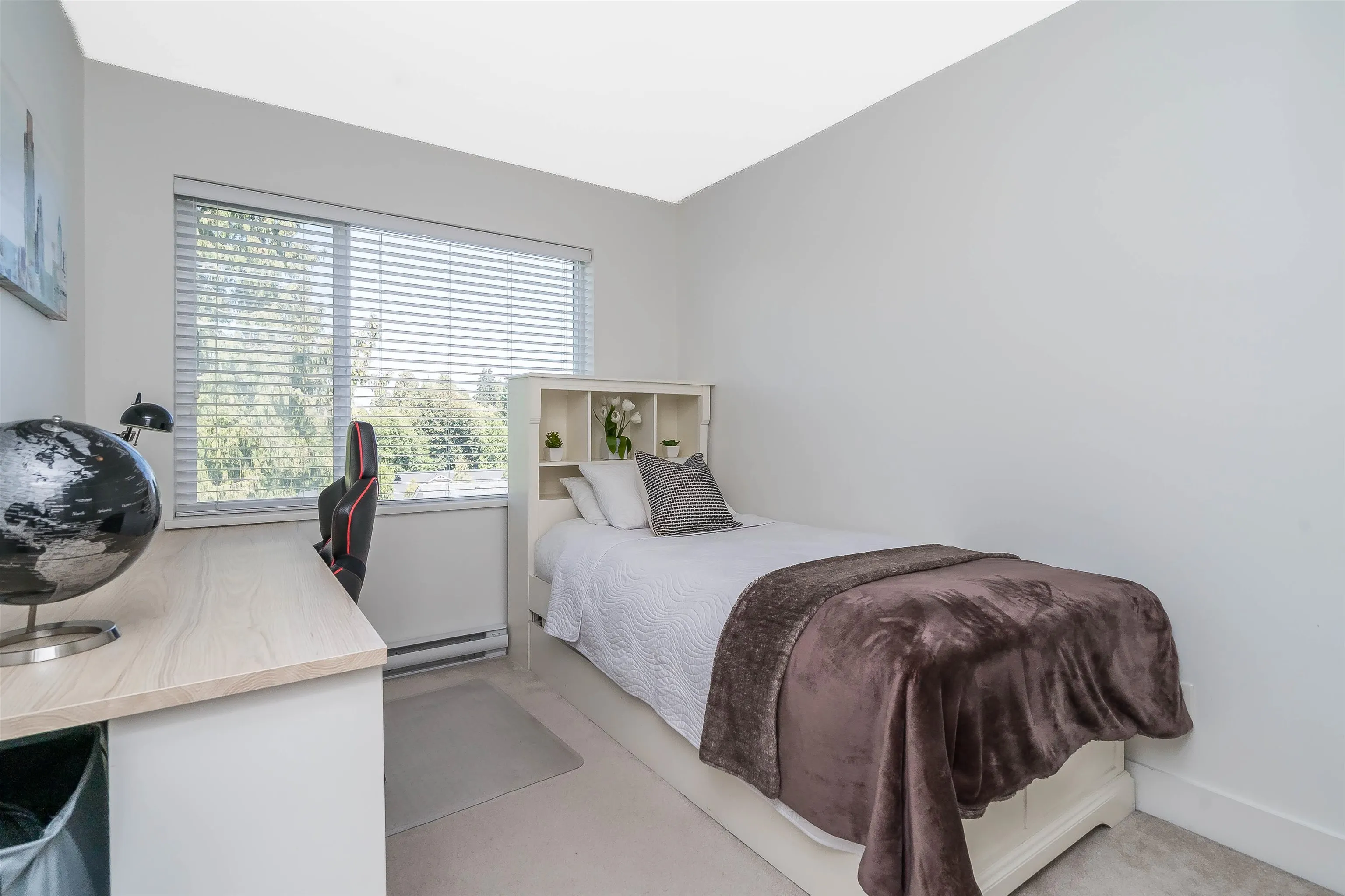 8 15918 Mountain View Drive