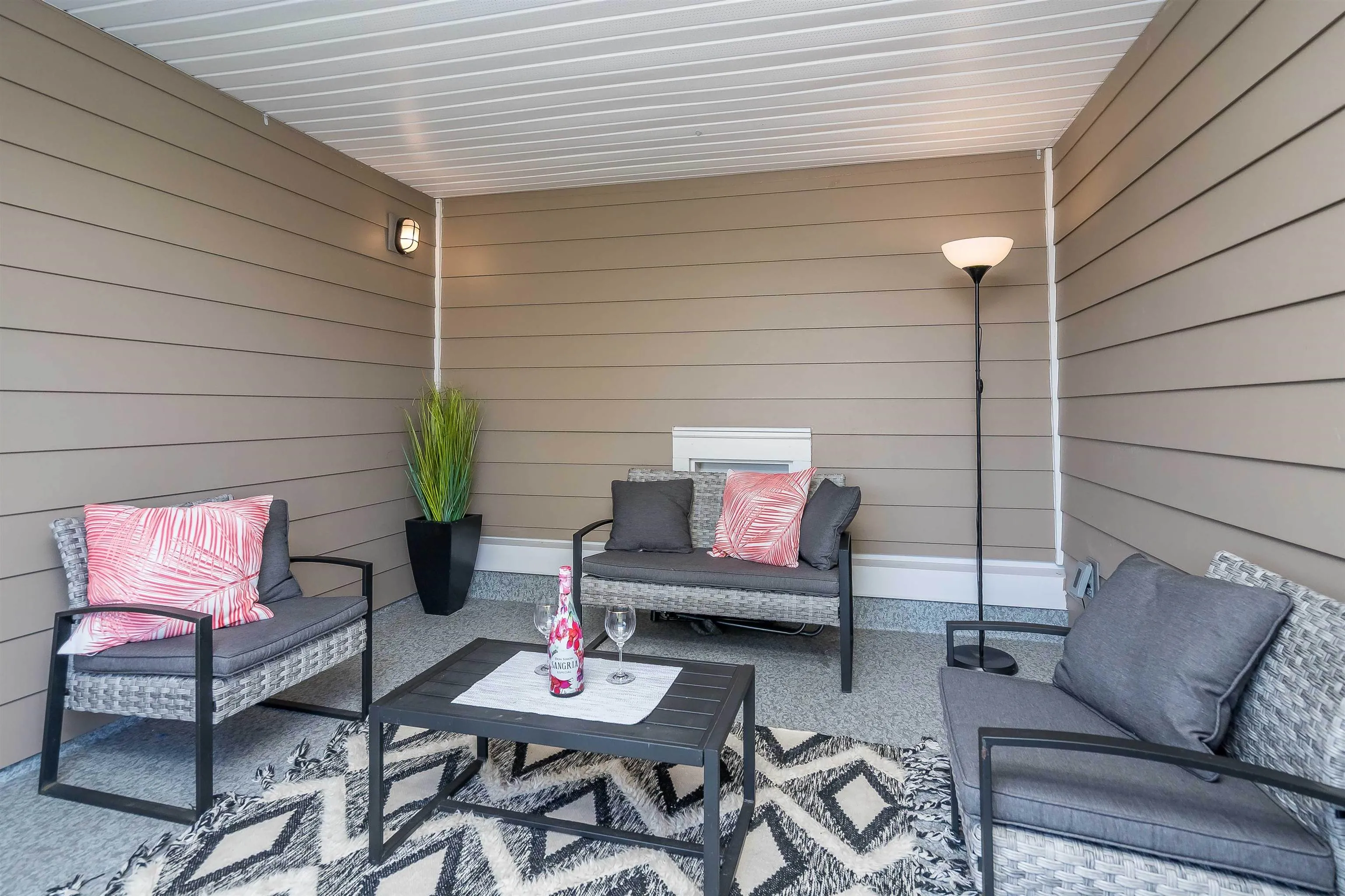 8 15918 Mountain View Drive