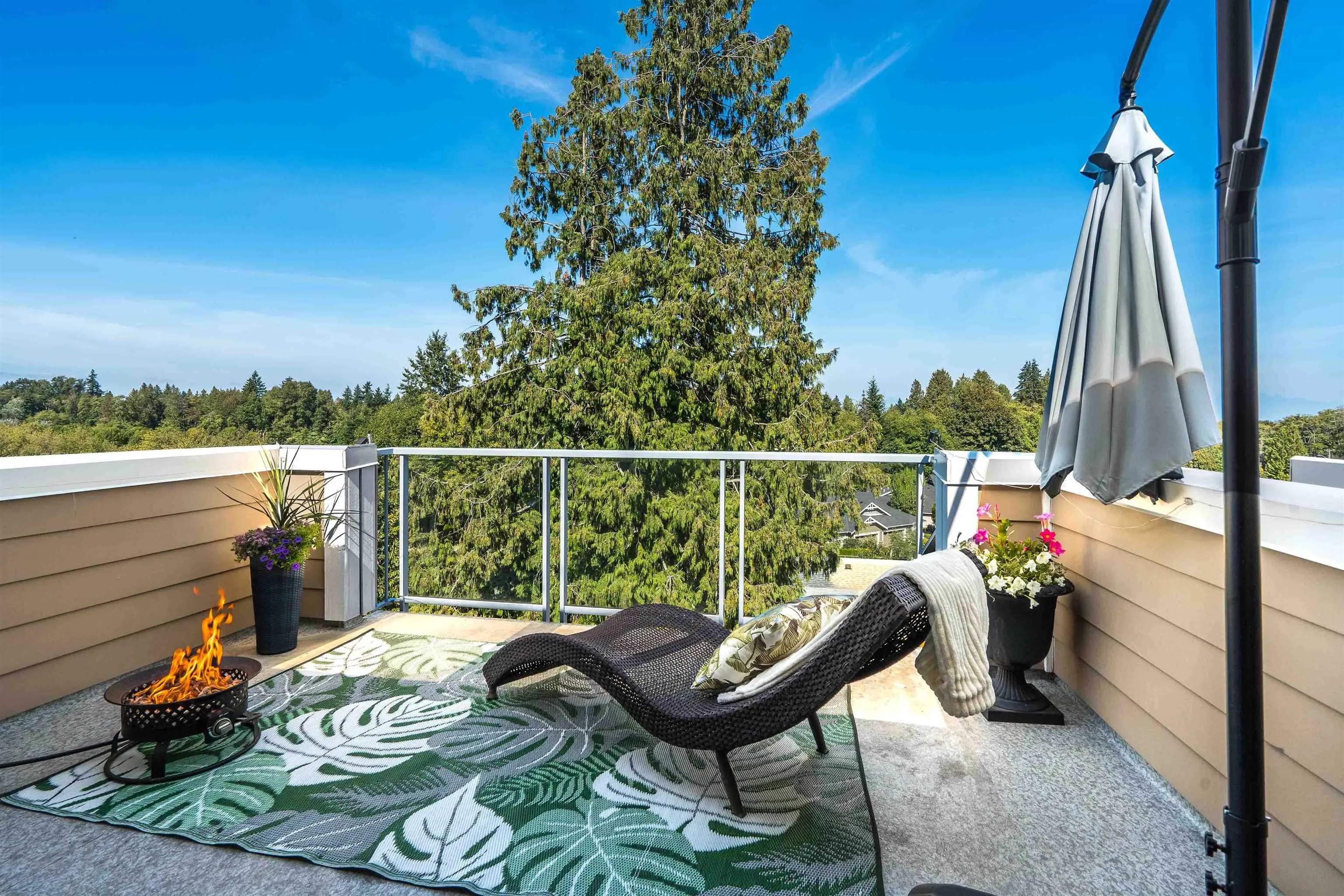 8 15918 Mountain View Drive