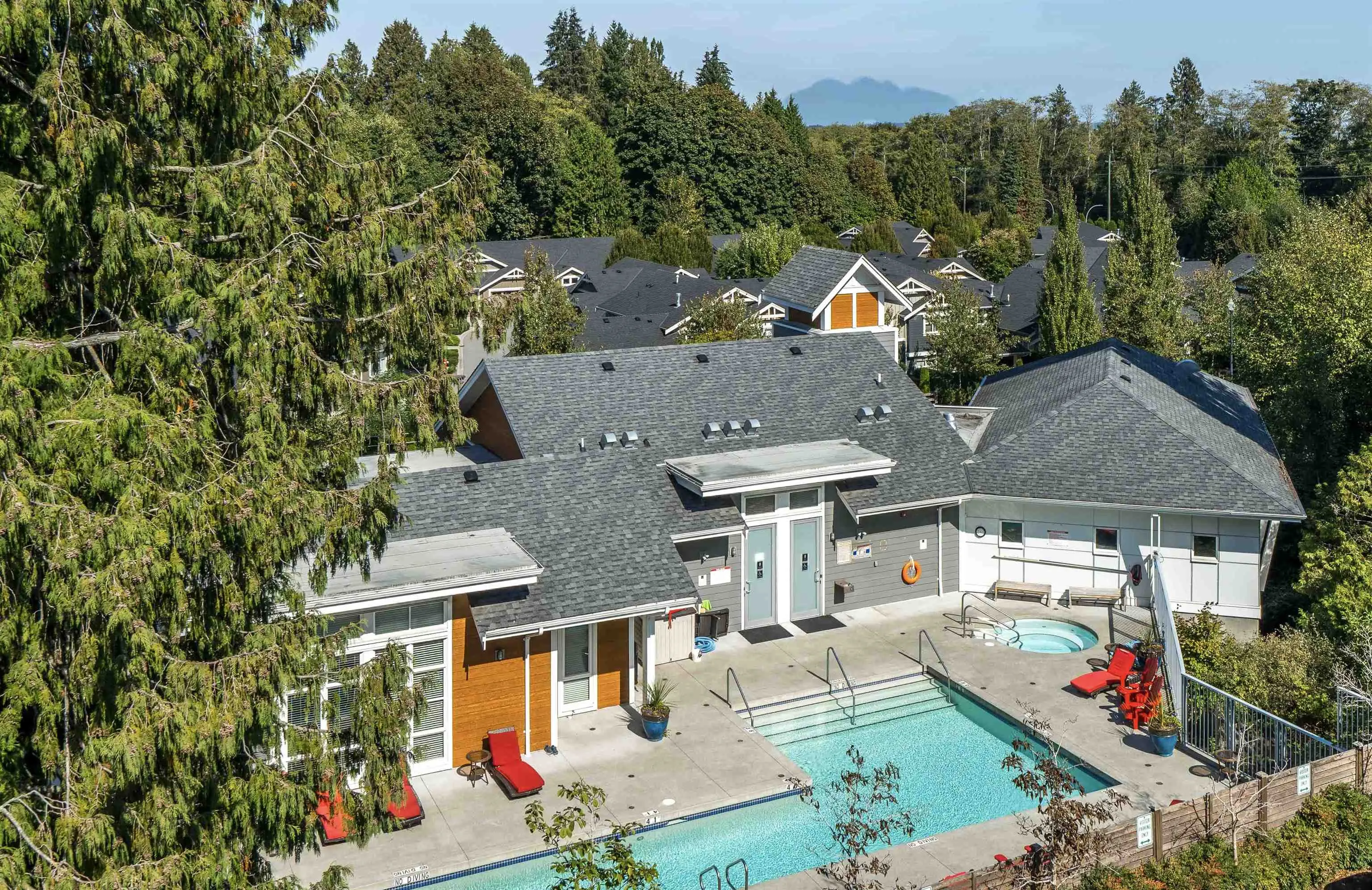 8 15918 Mountain View Drive