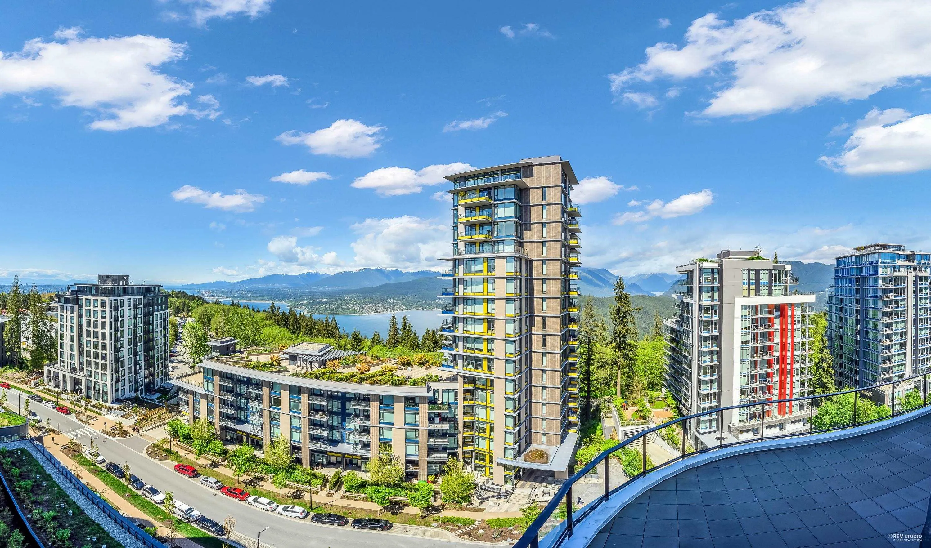 1201 8761 University Crescent