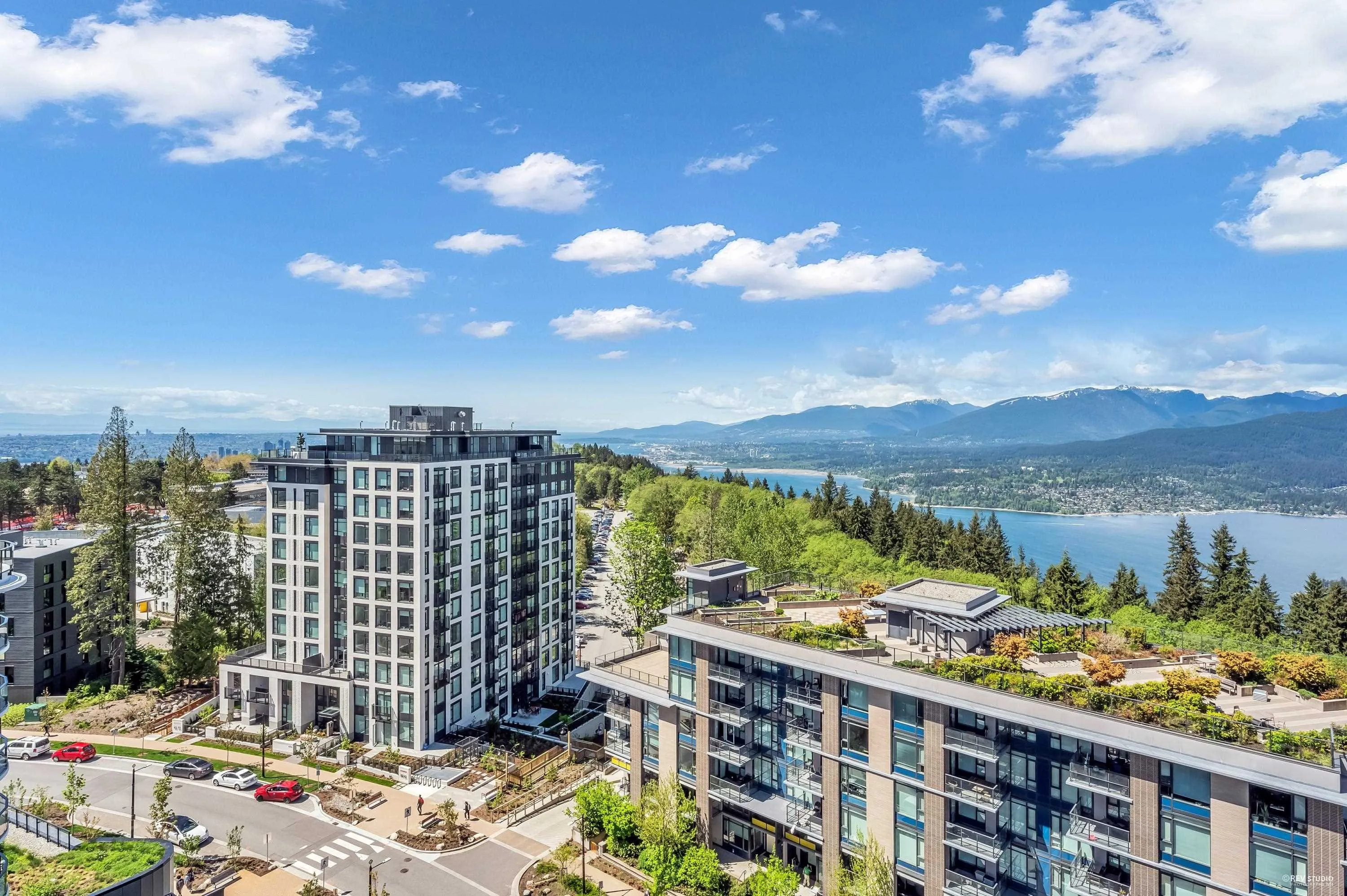 1201 8761 University Crescent