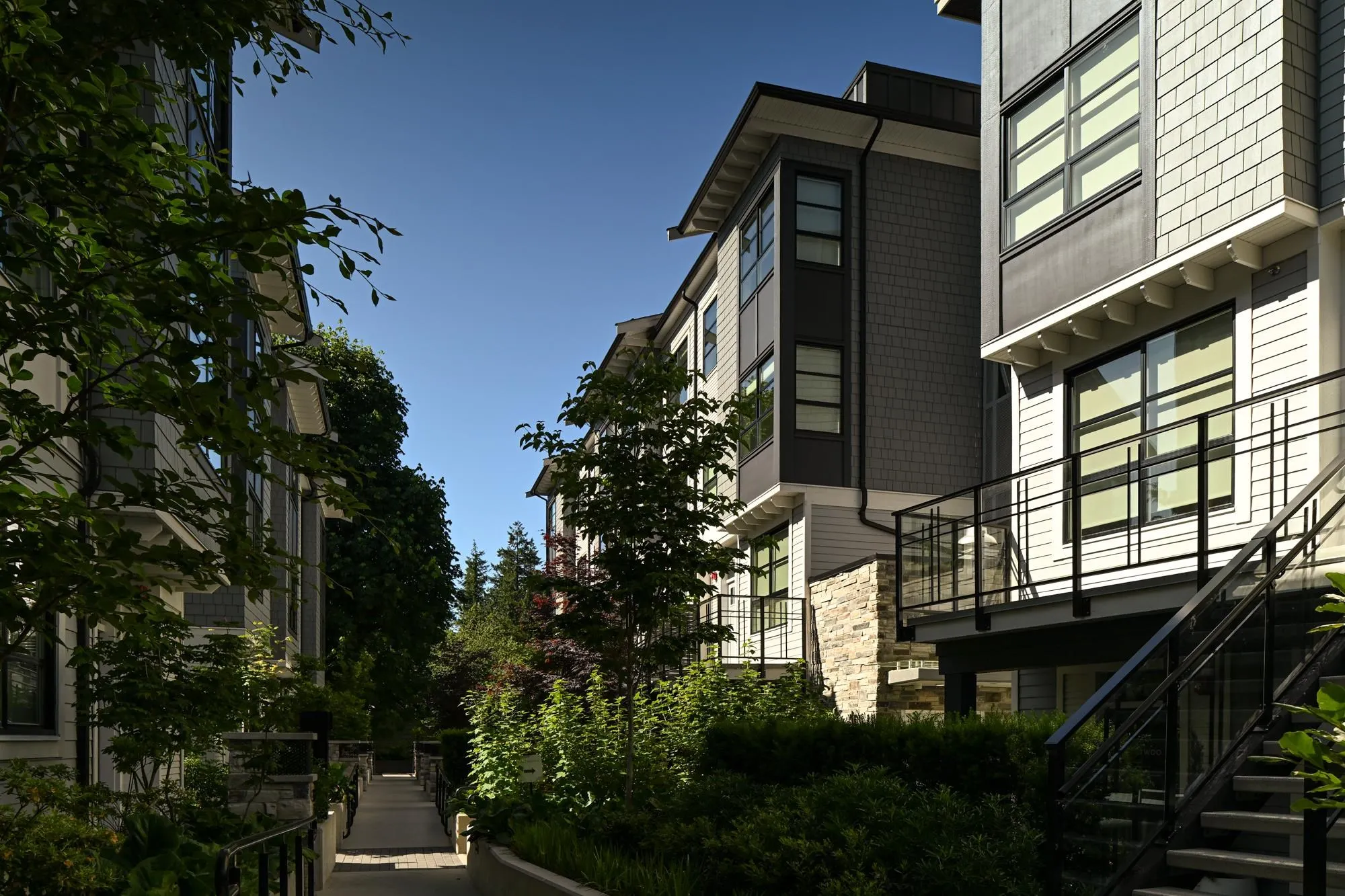 207 2045 Heritage Park Lane