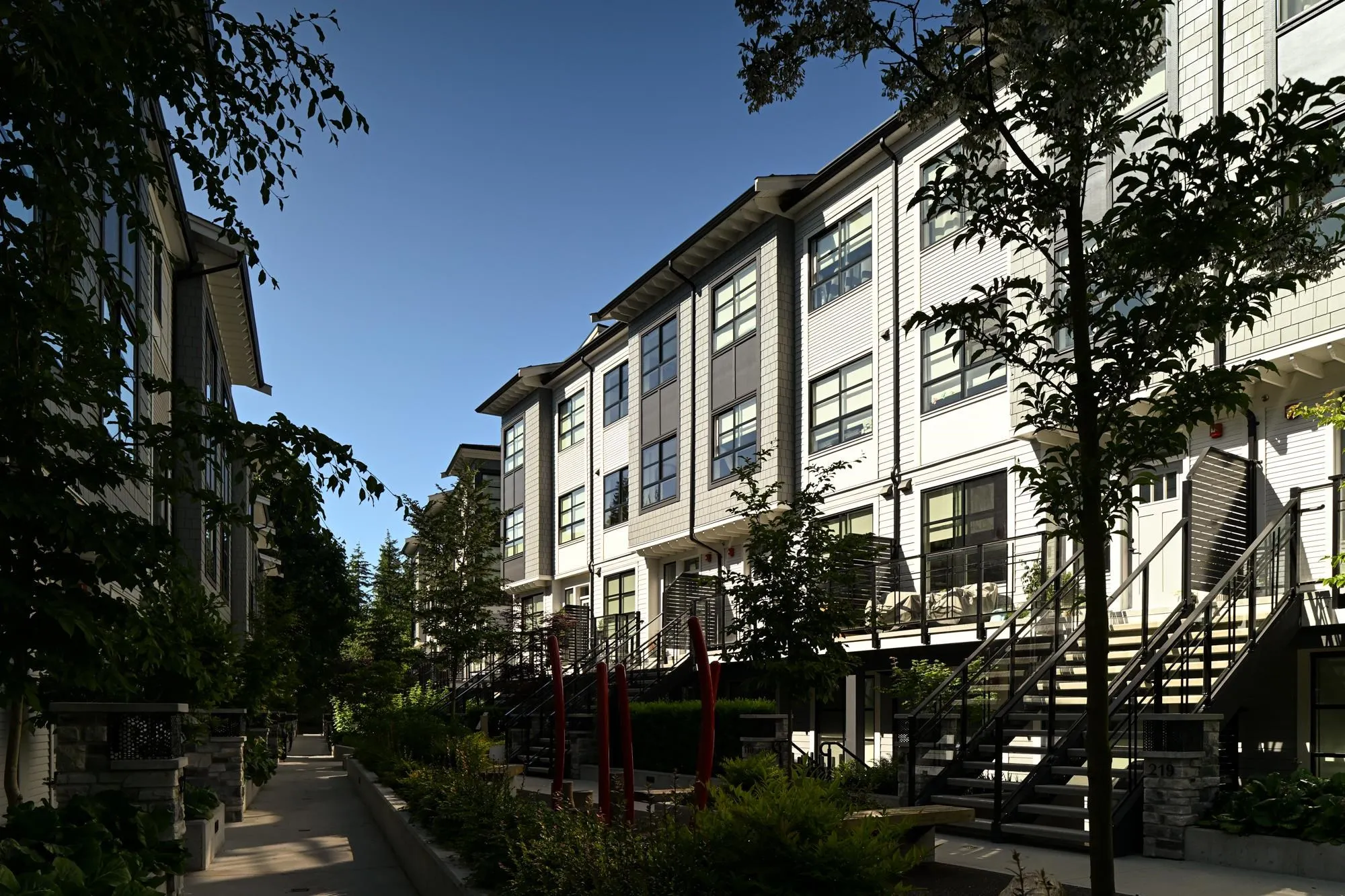207 2045 Heritage Park Lane