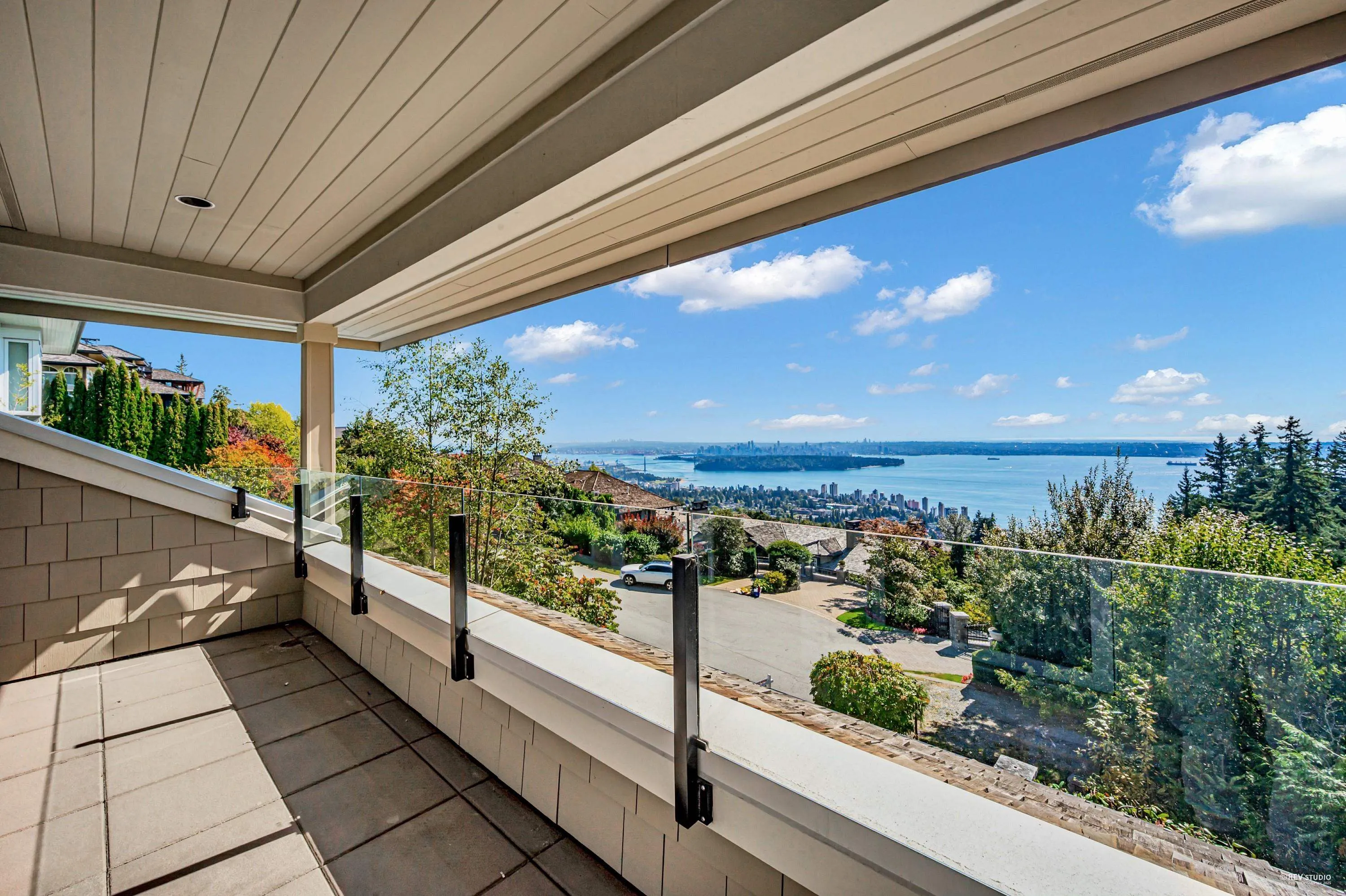2495 Hudson Court