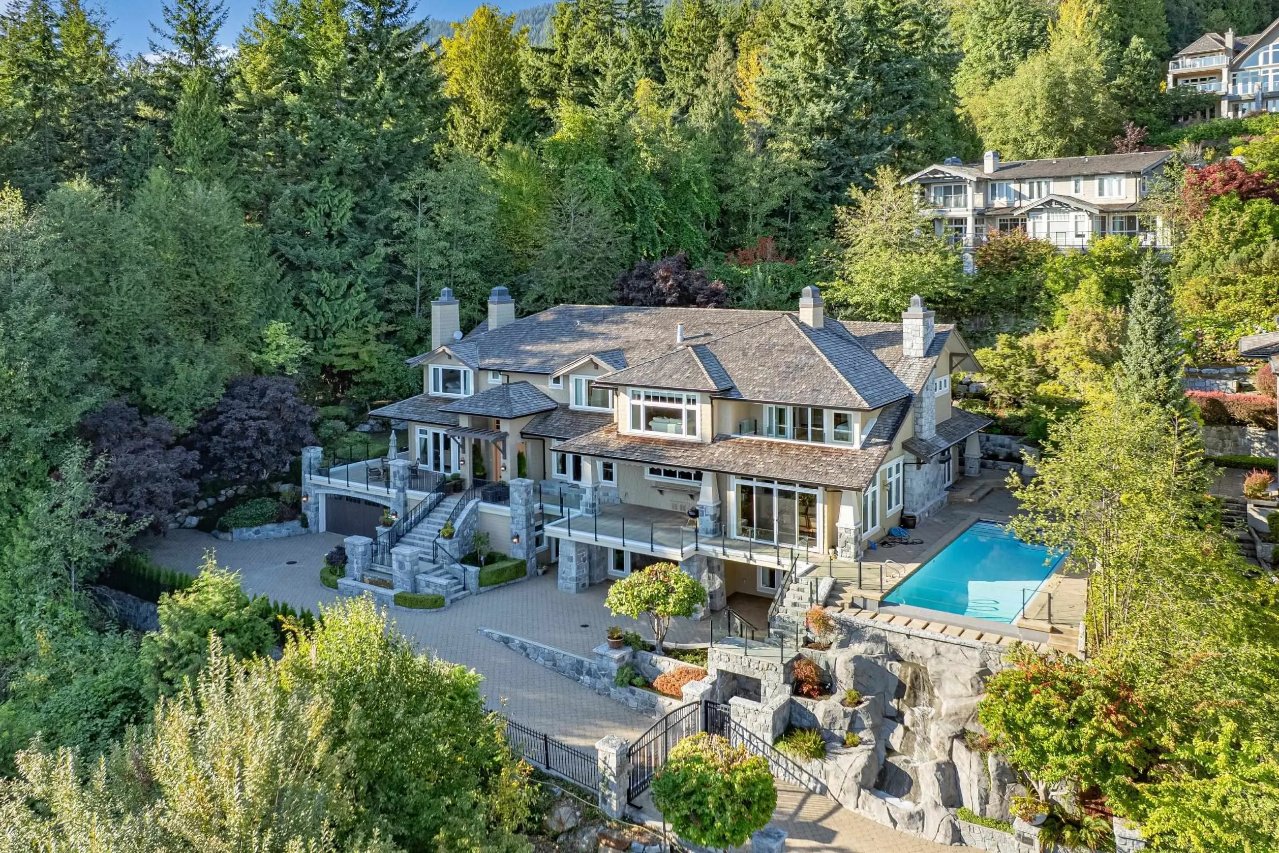 2495 Hudson Court