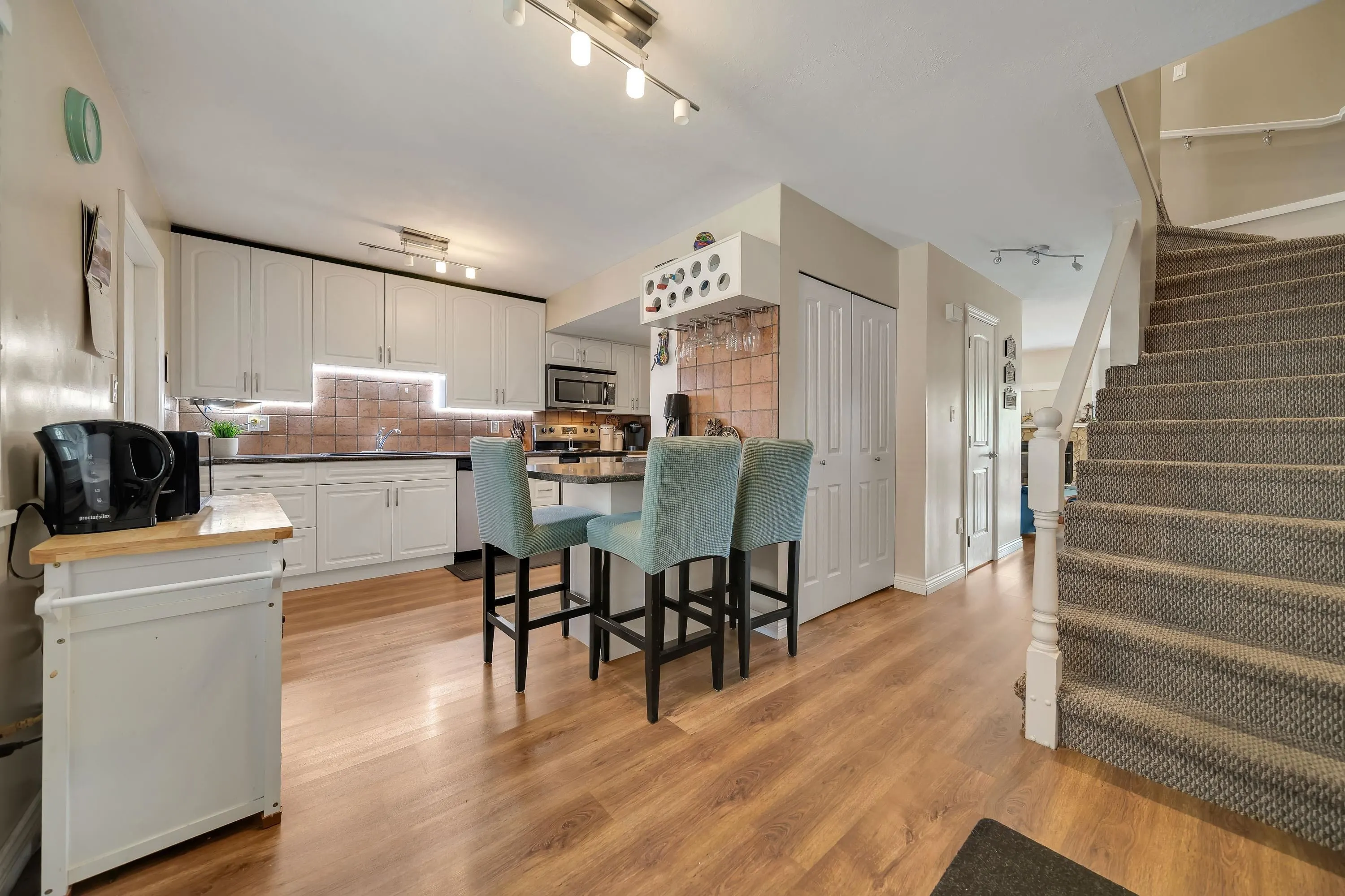 84 27272 32 Avenue