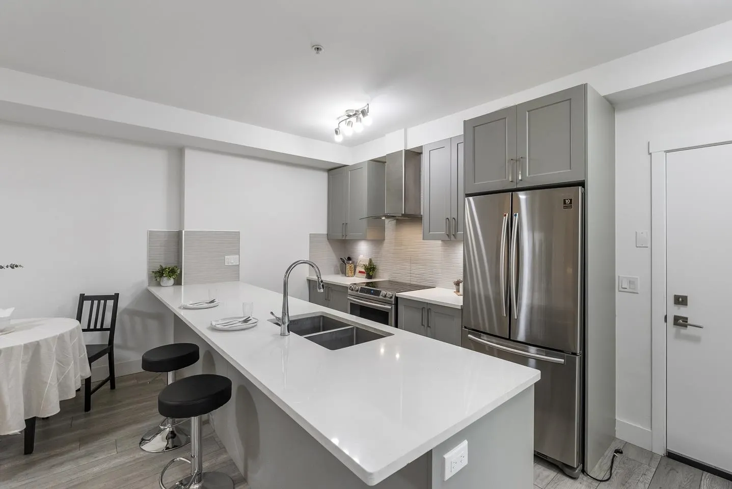 B108 9689 140 Street