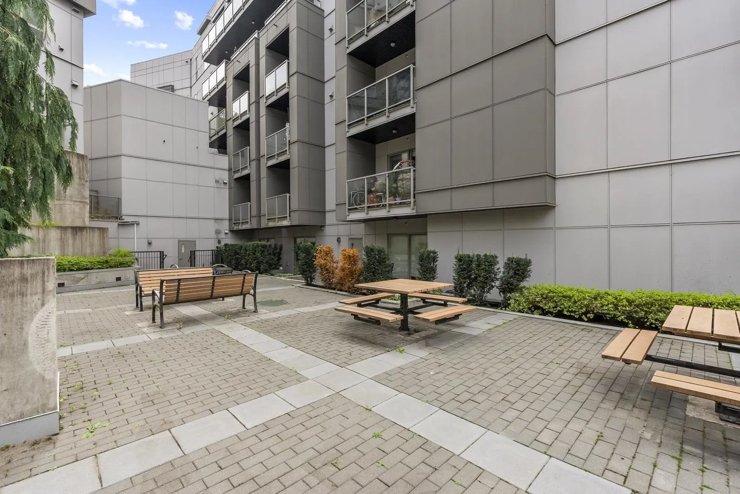 B108 9689 140 Street