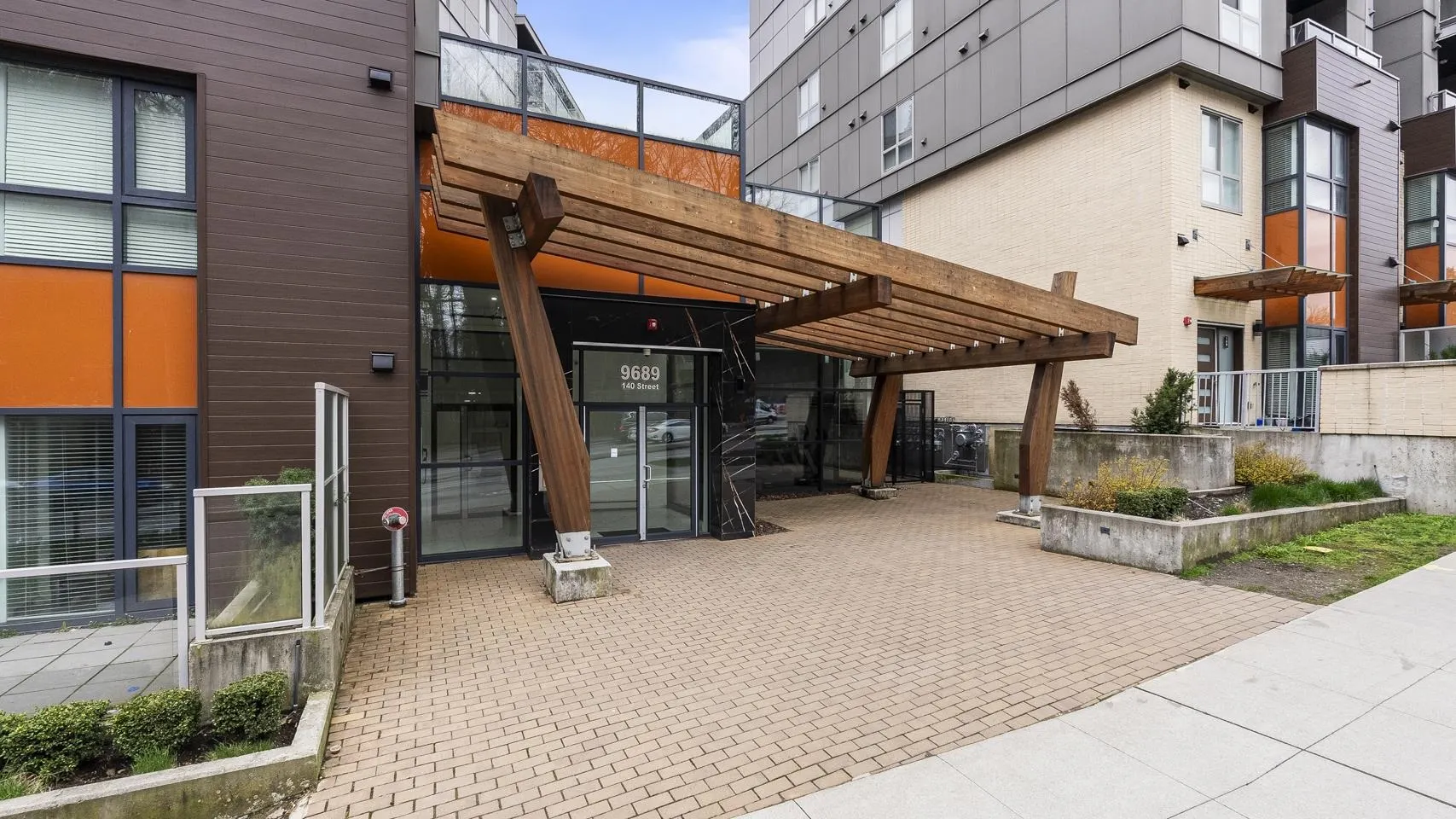 B108 9689 140 Street