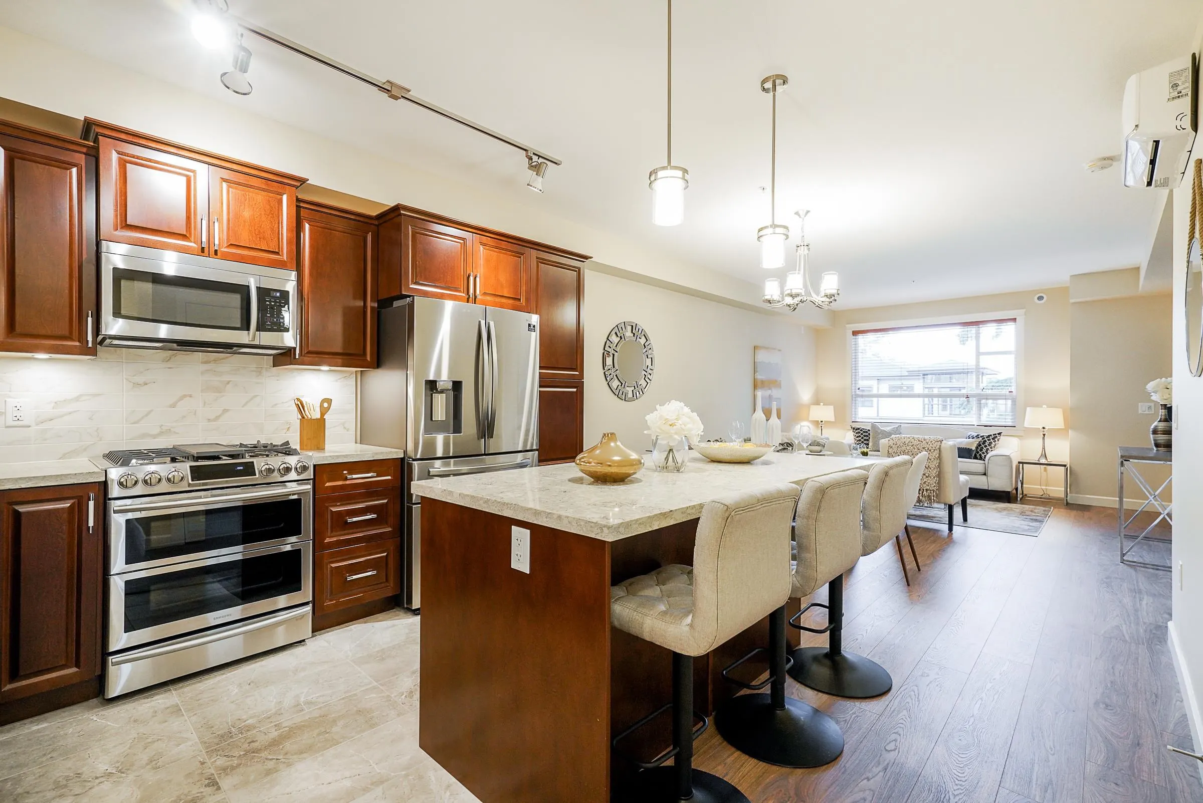 409 14588 Mcdougall Drive
