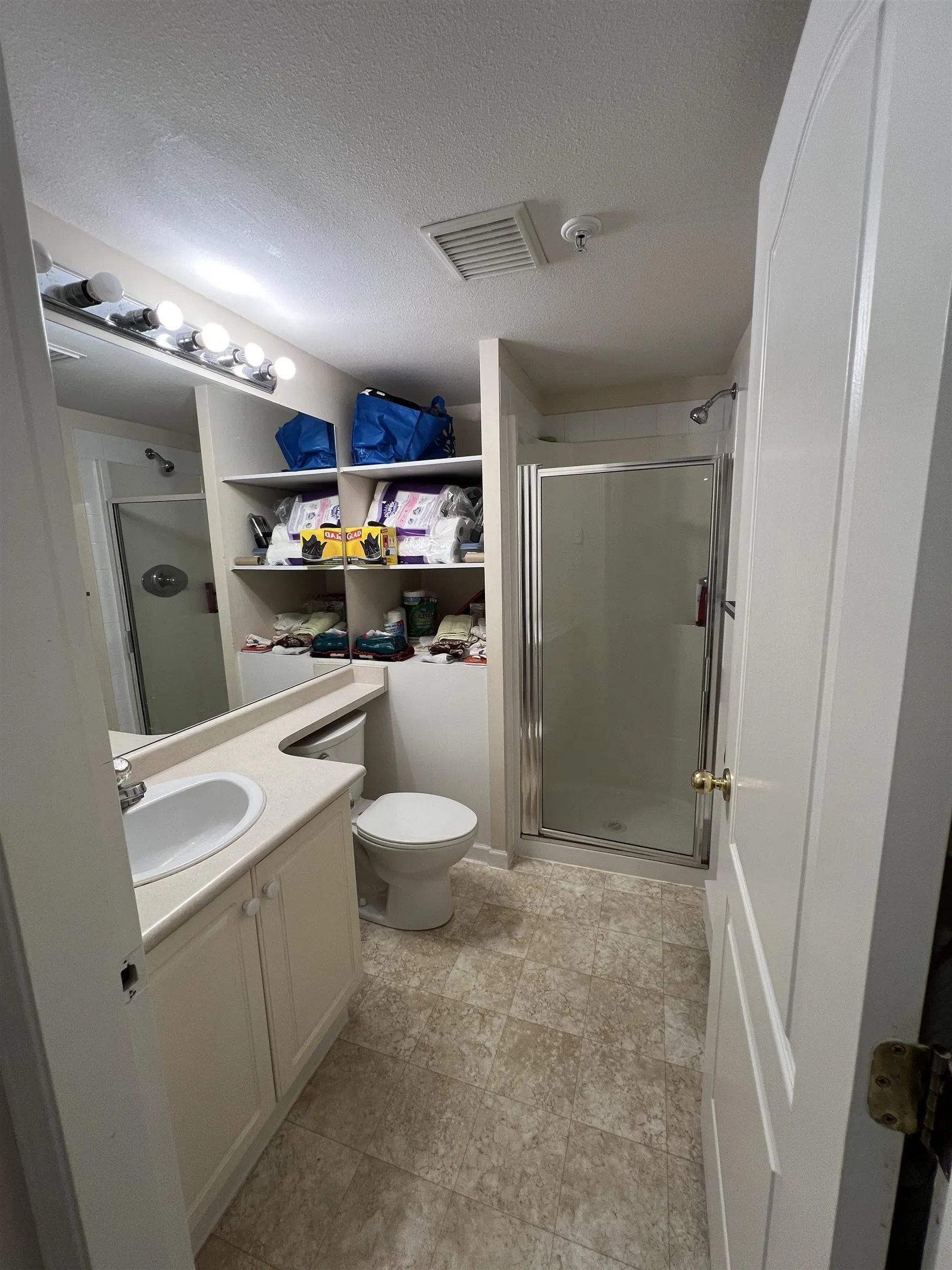 208 5900 Dover Cr