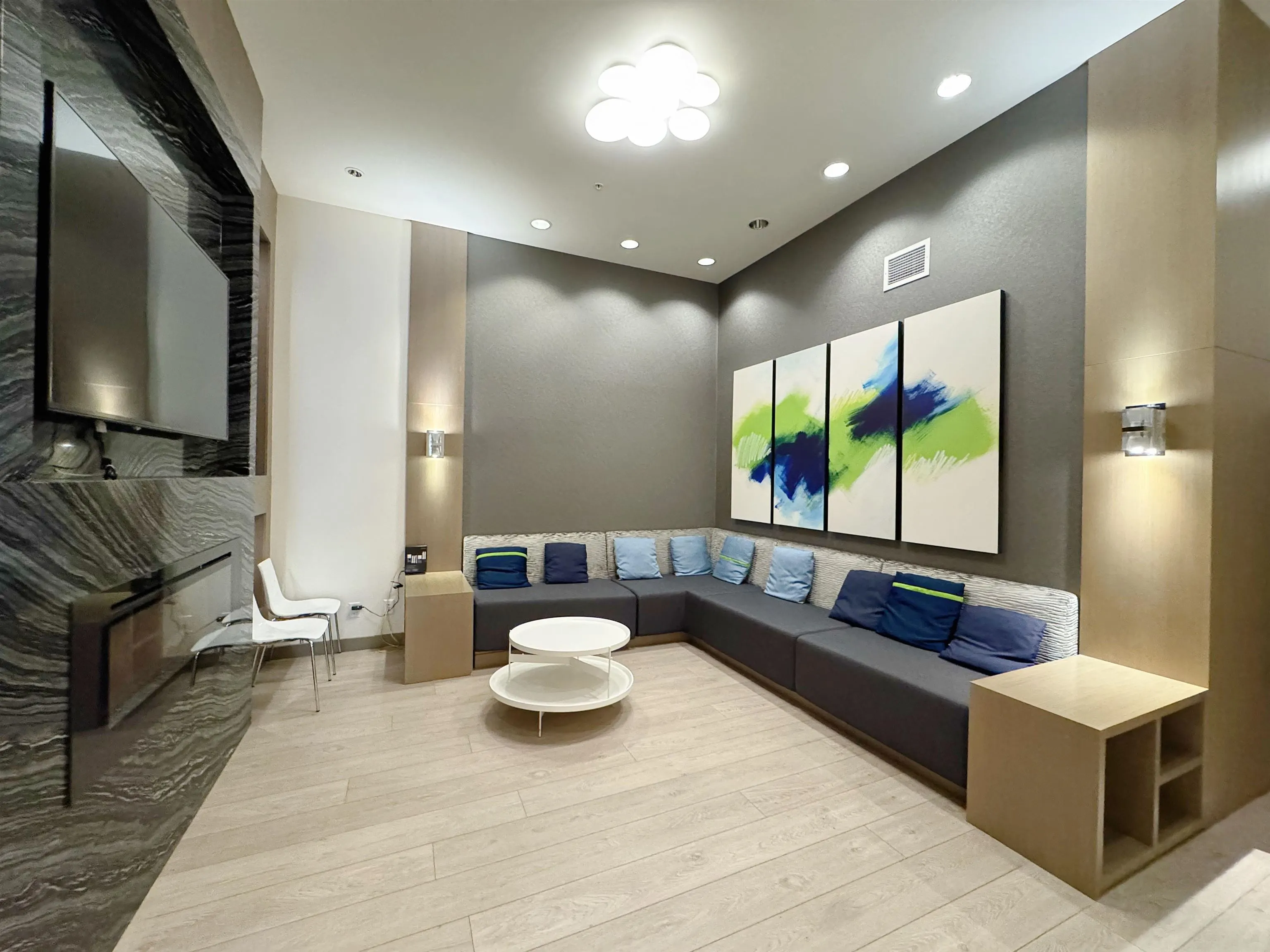 1908 602 Como Lake Avenue