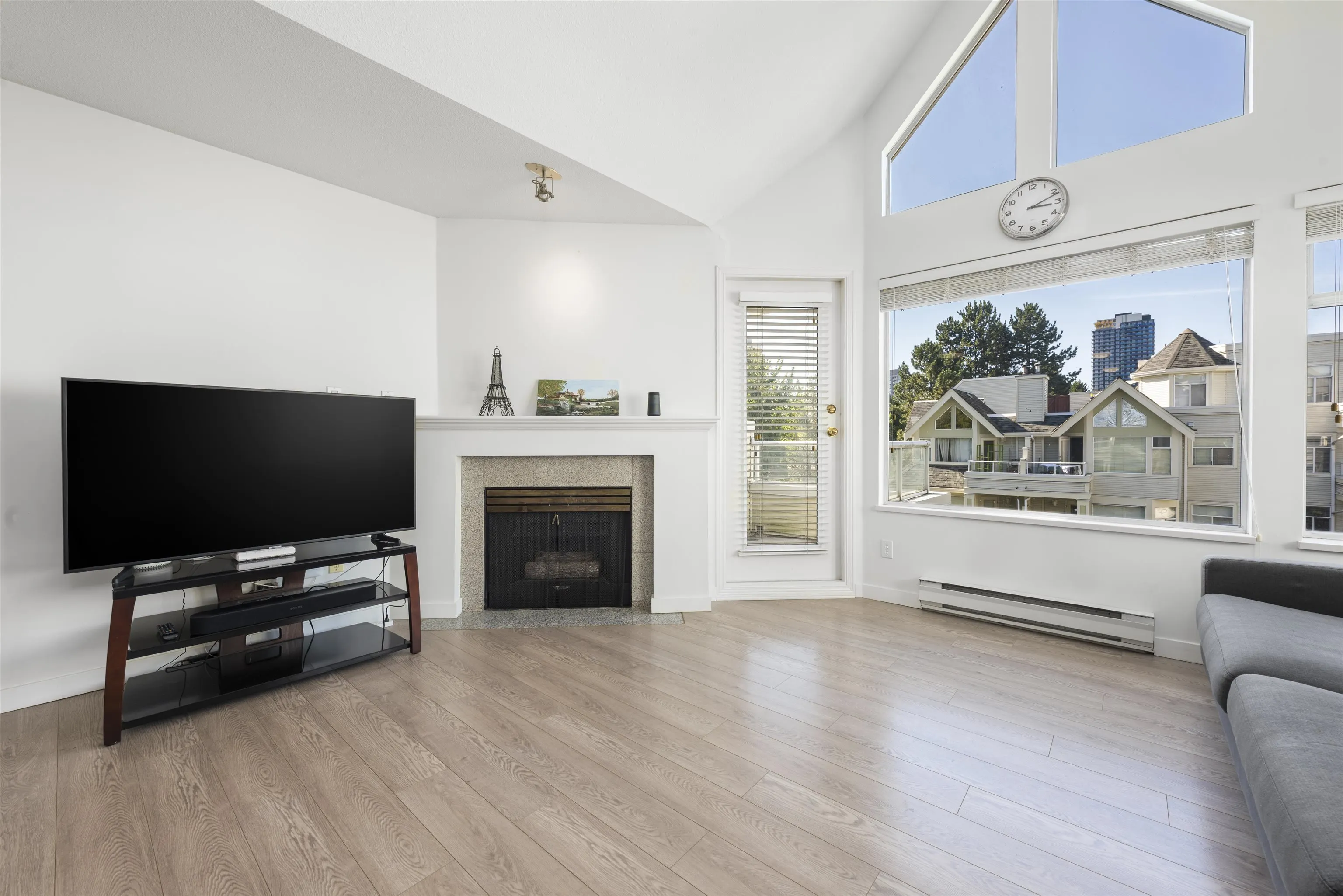 310 3638 Rae Avenue
